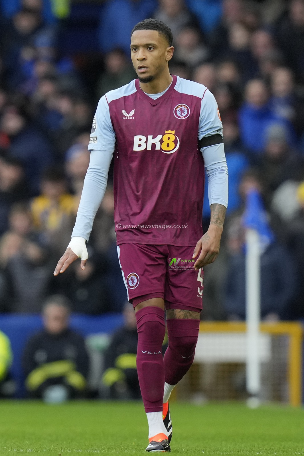 Ezri Konsa of Aston Villa during the Premier League match Everton vs Aston Villa at Goodison Park, Liverpool, United Kingdom, 14th January 2024

(Photo by Steve Flynn/News Images)