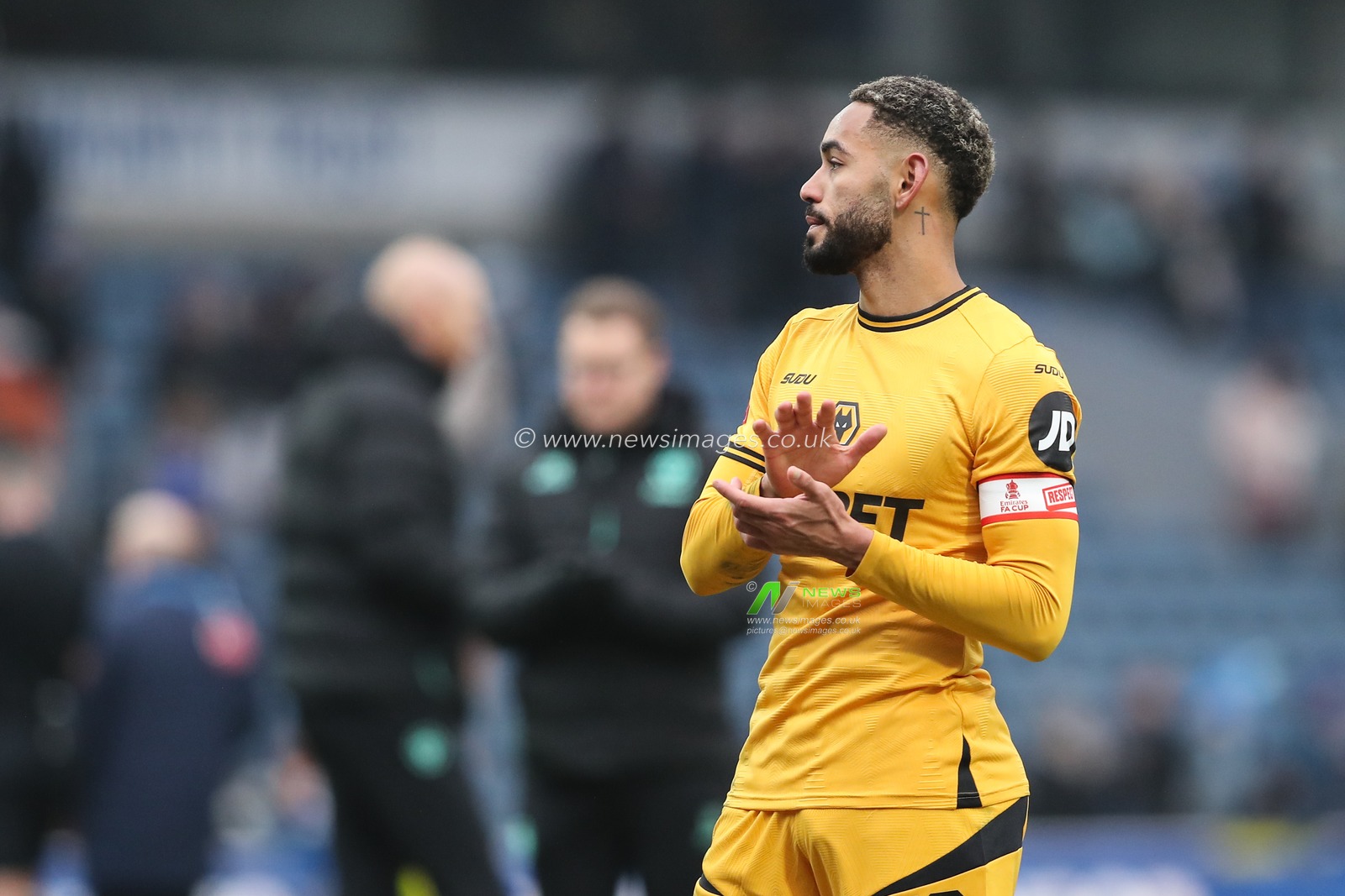 Matheus Cunha of Wolverhampton Wanderers applauds the travelling fans after the Emirates FA Cup Fourth Round Blackburn Rovers vs Wolverhampton Wanderers at Ewood Park, Blackburn, United Kingdom, 9th February 2025

(Photo by Gareth Evans/News Images)