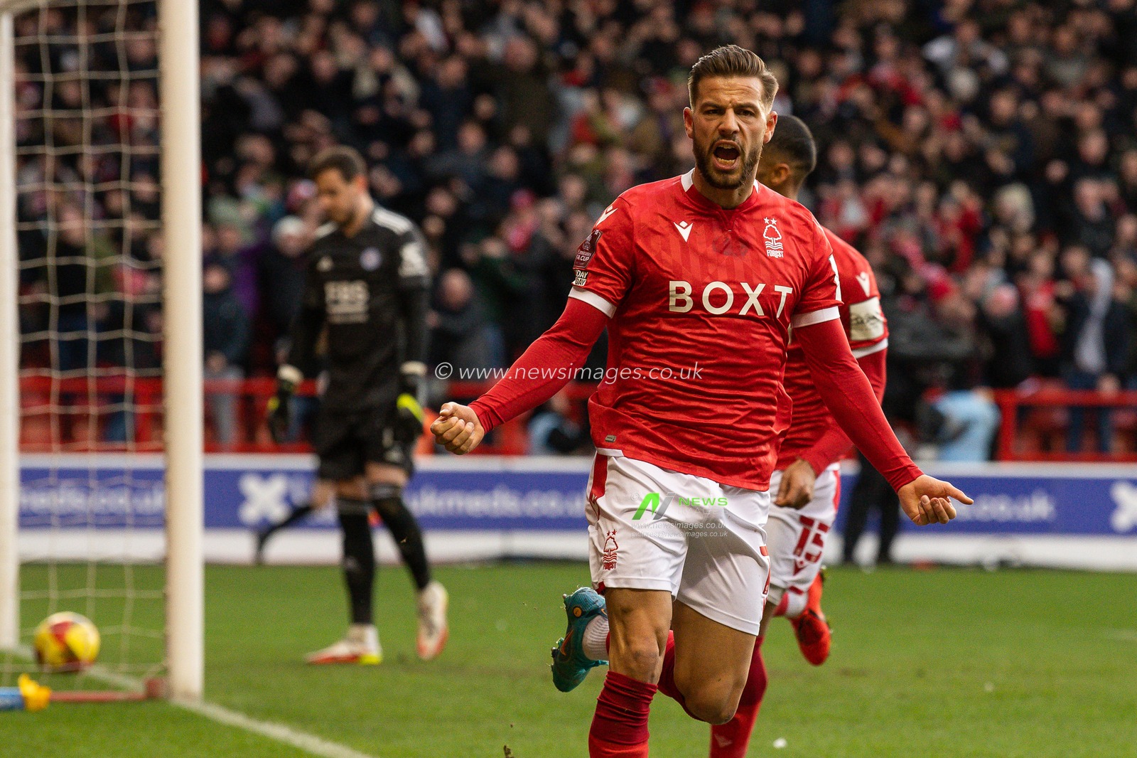 Philip Zinckernagel #11 of Nottingham Forest scores to make it 1-0