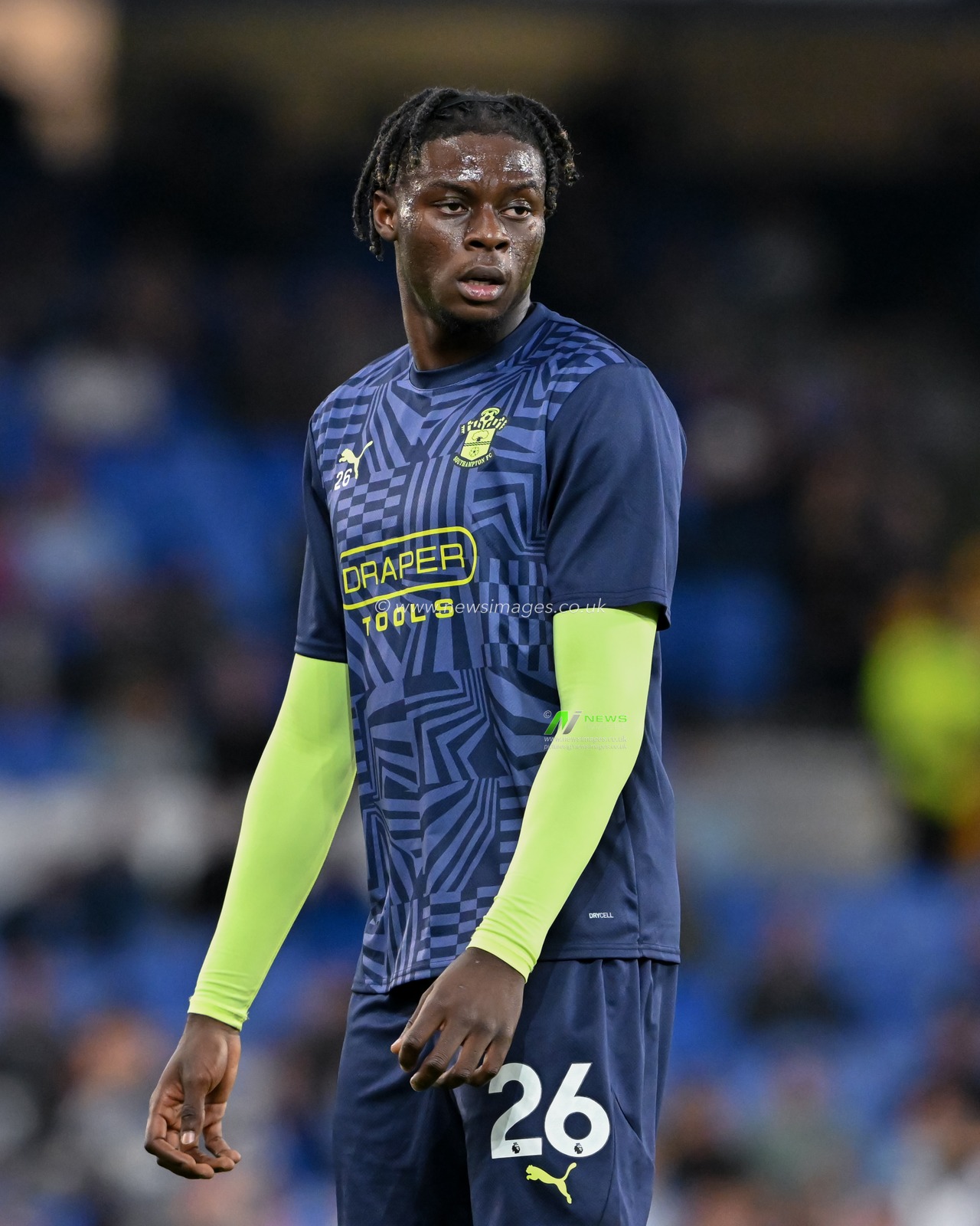 Lesley Ugochukwu of Southampton warms up ahead of the Carabao Cup match Everton vs Southampton at Goodison Park, Liverpool, United Kingdom, 17th September 2024

(Photo by Cody Froggatt/News Images)