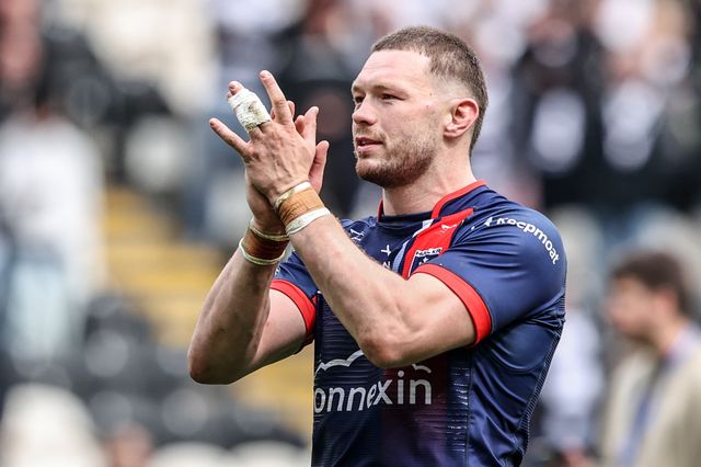 James Batchelor of Hull KR applauds the fans after the game during the Betfred Super League Round 8 match Hull FC vs Hull KR at MKM Stadium, Hull, United Kingdom, 18th April 2025

(Photo by Alfie Cosgrove/News Images)