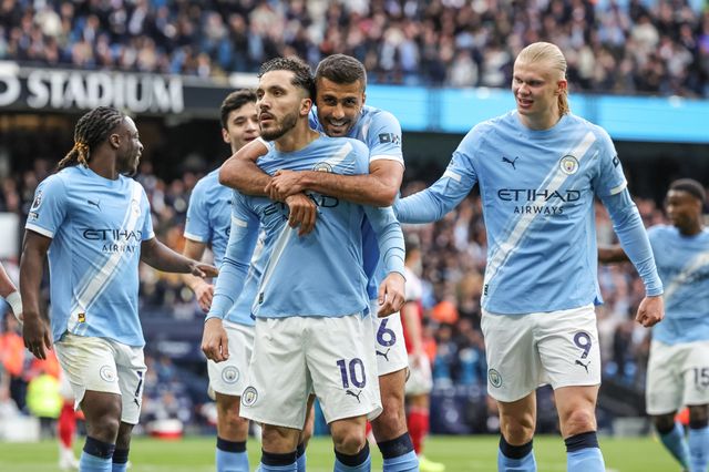 Rayan Cherki of Manchester City celebrates his goal to make it 1-0 during the Premier League match Manchester City vs Arsenal at Etihad Stadium, Manchester, United Kingdom on 19 April 2026

(Photo by Mark Cosgrove/News Images)