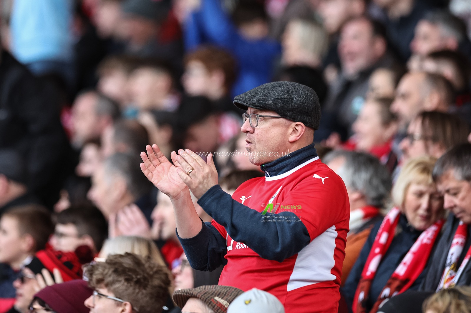 Barnsley fan applauds his team during the Sky Bet League 1 match Barnsley vs Derby County at Oakwell, Barnsley, United Kingdom, 24th February 2024

(Photo by Mark Cosgrove/News Images)