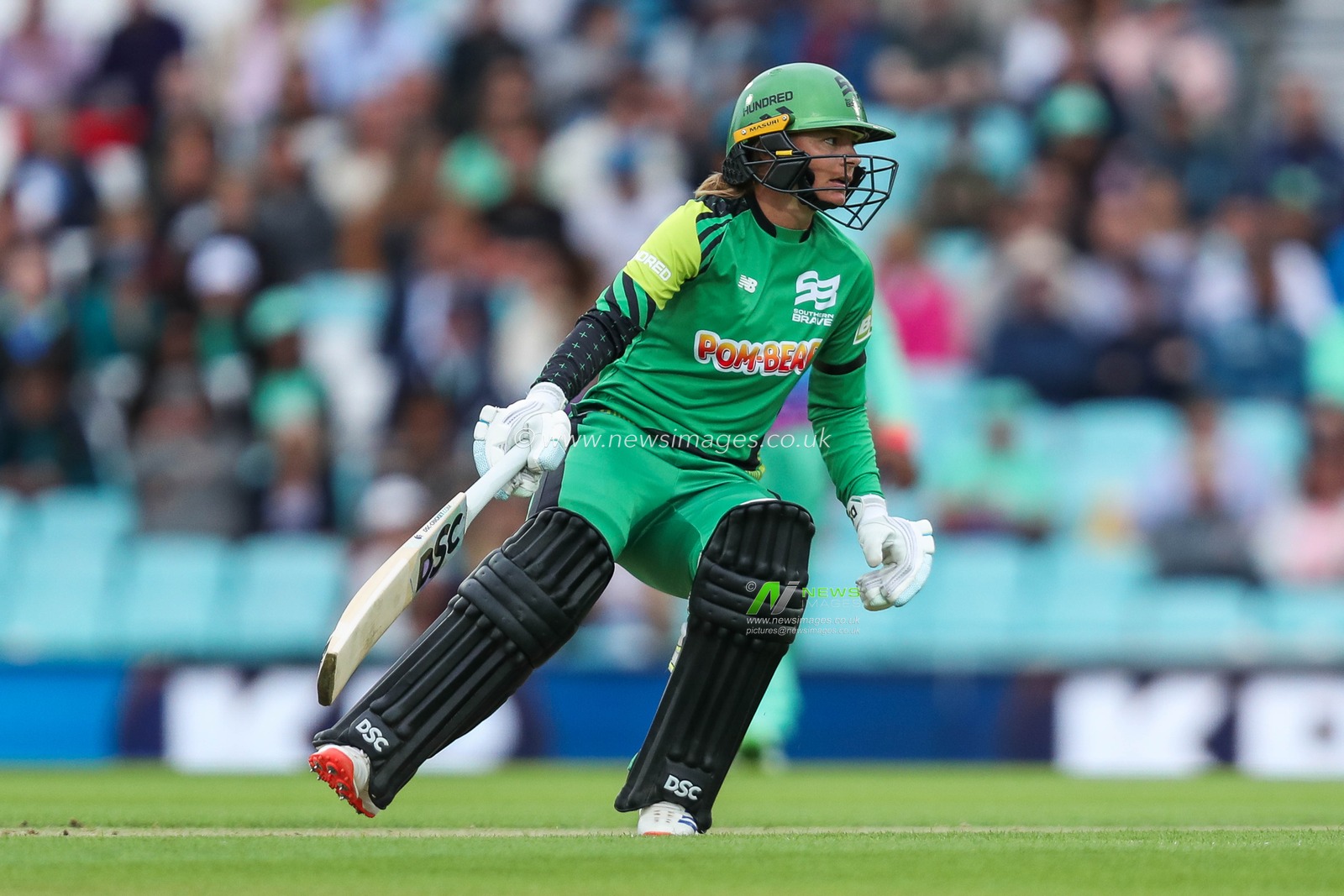 Danni Wyatt of Southern Brave reaches for the crease during the The Hundred match Oval Invincibles Women vs Southern Brave Women at The Kia Oval, London, United Kingdom, 8th August 2024

(Photo by Izzy Poles/News Images)