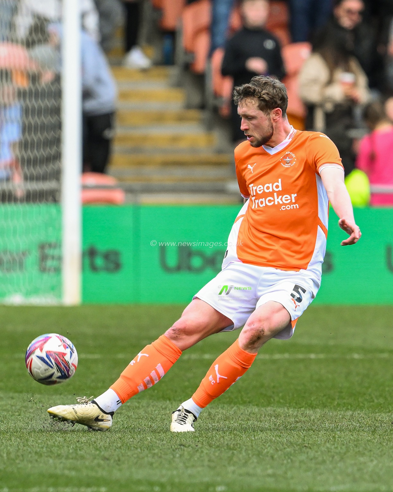 Matthew Pennington of Blackpool passes the ball during the Sky Bet League 1 match Blackpool vs Leyton Orient at Bloomfield Road, Blackpool, United Kingdom, 15th March 2025

(Photo by Craig Thomas/News Images)