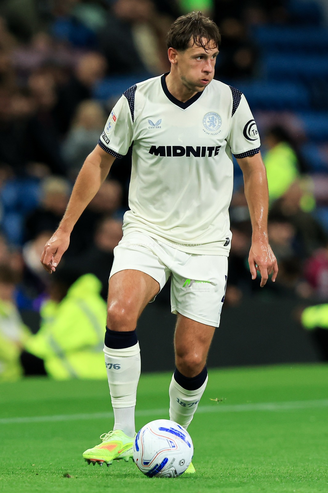 Callum Brittain of Middlesbrough controls ball during the Sky Bet Championship match Burnley vs Middlesbrough at Turf Moor, Burnley, United Kingdom on 02 September 2026

(Photo by Jorge Horsted/News Images)