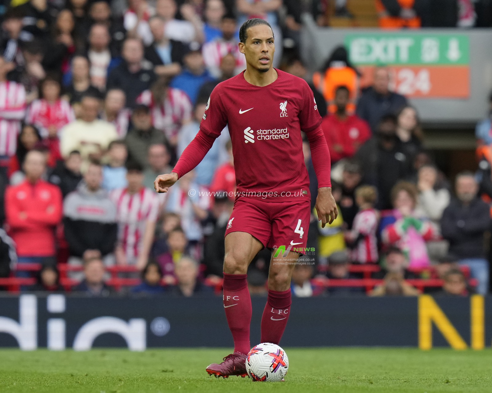 Virgil van Dijk #4 of Liverpool during the Premier League match Liverpool vs Brentford at Anfield, Liverpool, United Kingdom, 6th May 2023

(Photo by Steve Flynn/News Images)