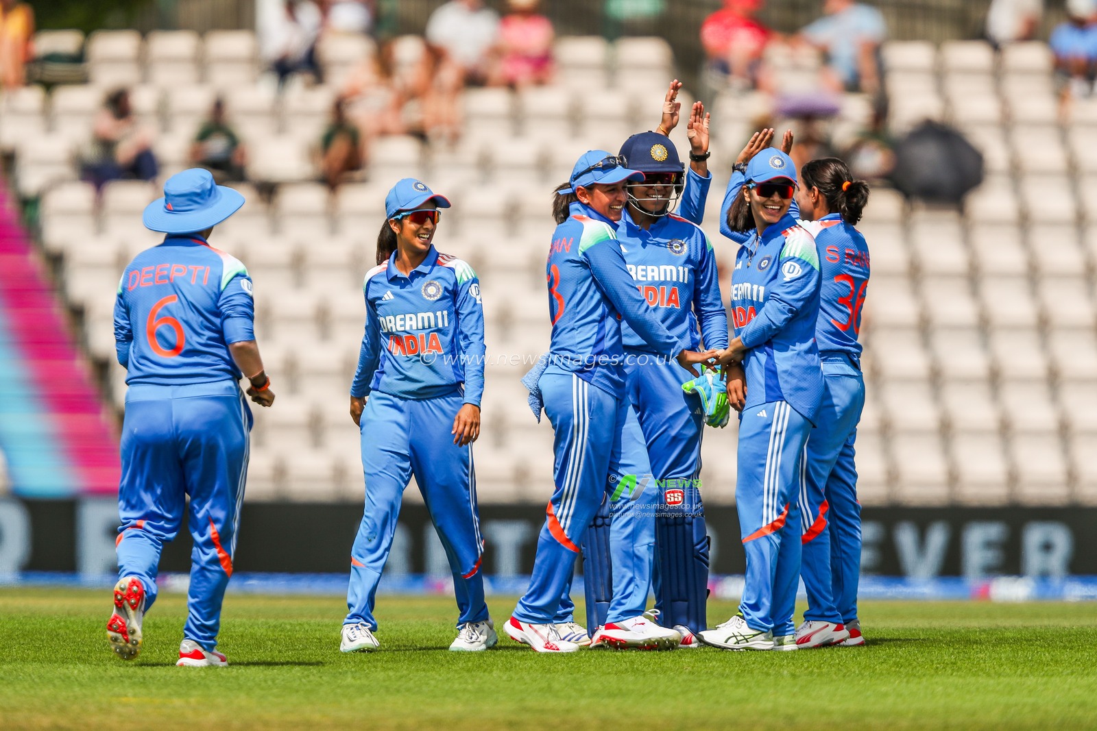 Harmanpreet Kaur of India celebrates her catch with teammates during the 1st Metro Bank One Day International match England Women vs India Women at The Utilita Bowl, Southampton, United Kingdom, 16th July 2025

(Photo by Izzy Poles/News Images)