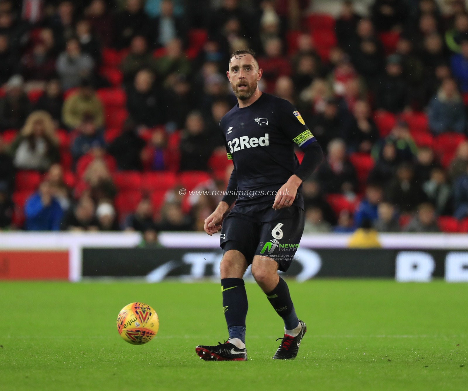 28th November 2018, Bet365 Stadium, Stoke-on-Trent, England; Sky Bet Championship, Stoke City v Derby County ; Richard Keogh of Derby County moves the ball forward

Credit: Conor Molloy/News Images

English Football League images are subject to DataCo Licence
