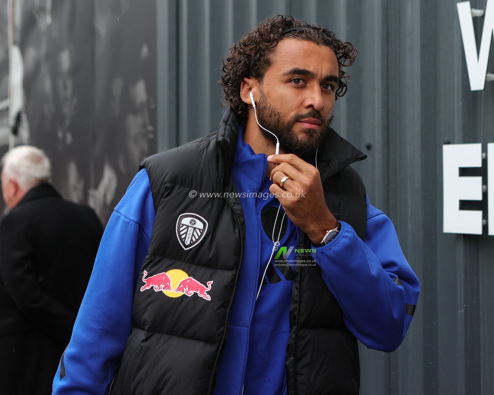 Dominic Calvert-Lewin of Leeds United arrives a head of  the Premier League match Leeds United vs Tottenham Hotspur at Elland Road, Leeds, United Kingdom, 4th October 2025

(Photo by Richard Bierton/News Images)