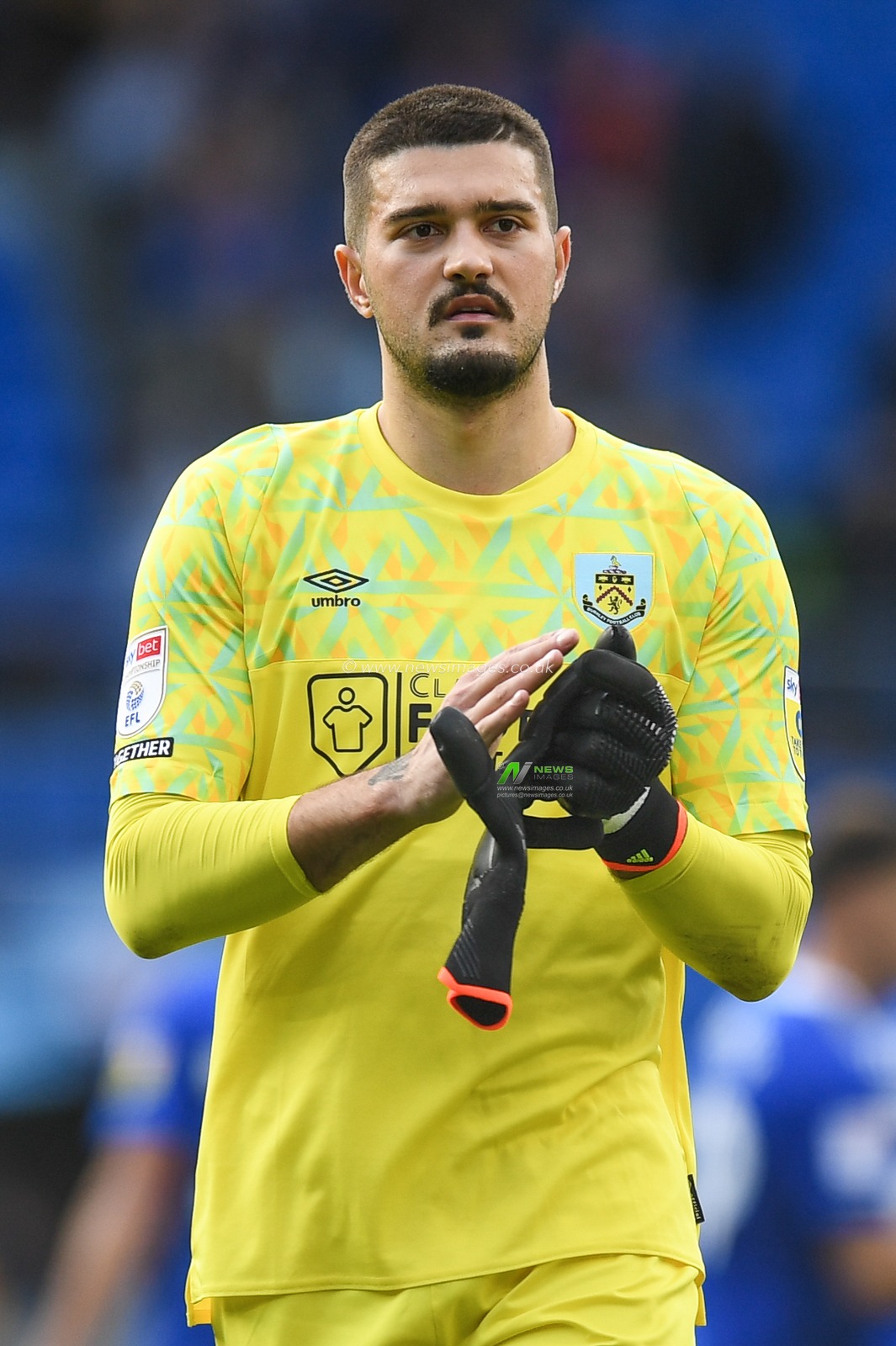 Arijanet Muri? #49 of Burnley /Applauds the travelling supporters during the Sky Bet Championship match Cardiff City vs Burnley at Cardiff City Stadium, Cardiff, United Kingdom, 1st October 2022

(Photo by Mike Jones/News Images)