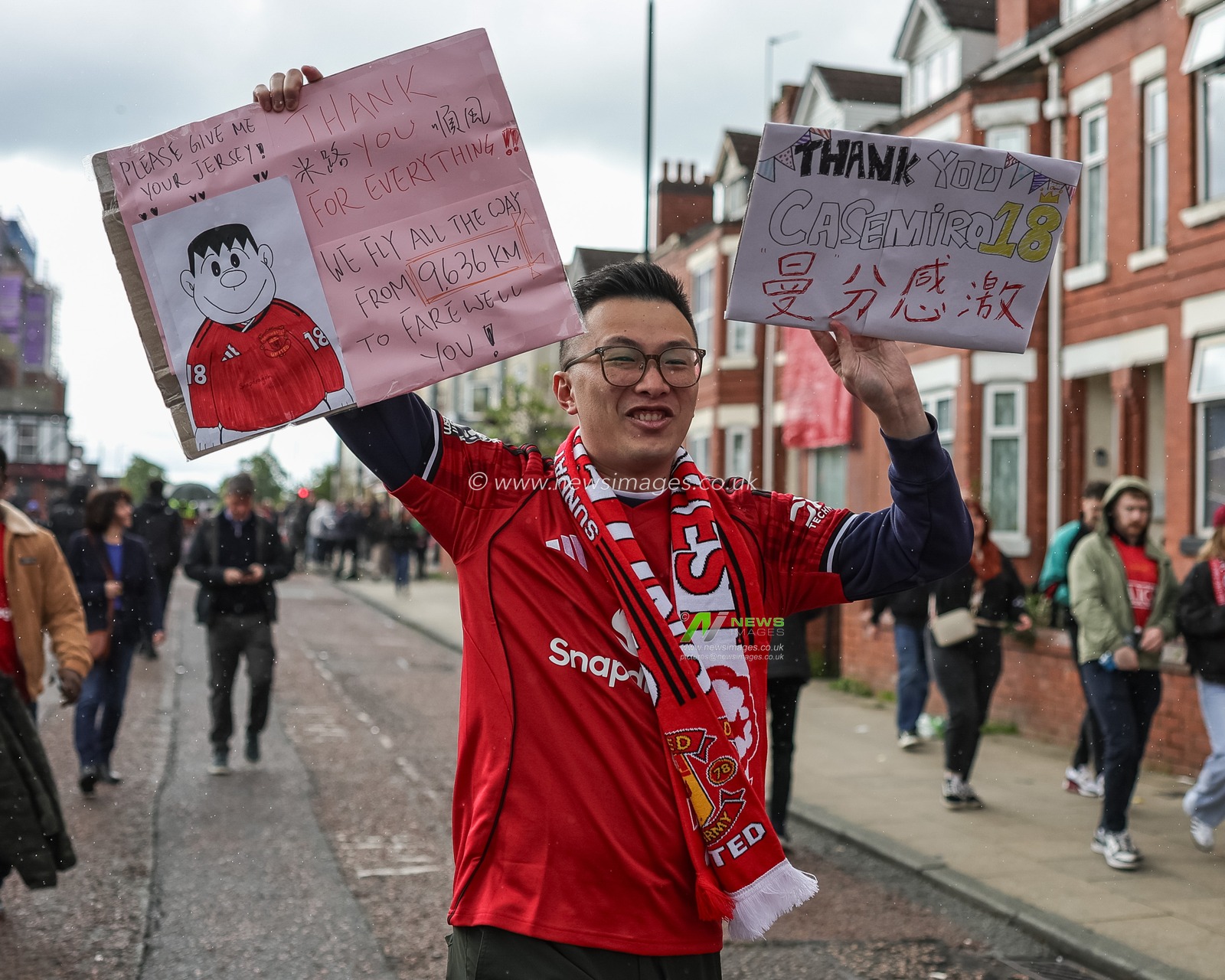 Manchester United fans with home made thank you Casemiro of Manchester United banners on his last home game during the Premier League match Manchester United vs Nottingham Forest at Old Trafford, Manchester, United Kingdom on 17 May 2026

(Photo by Mark Cosgrove/News Images)
