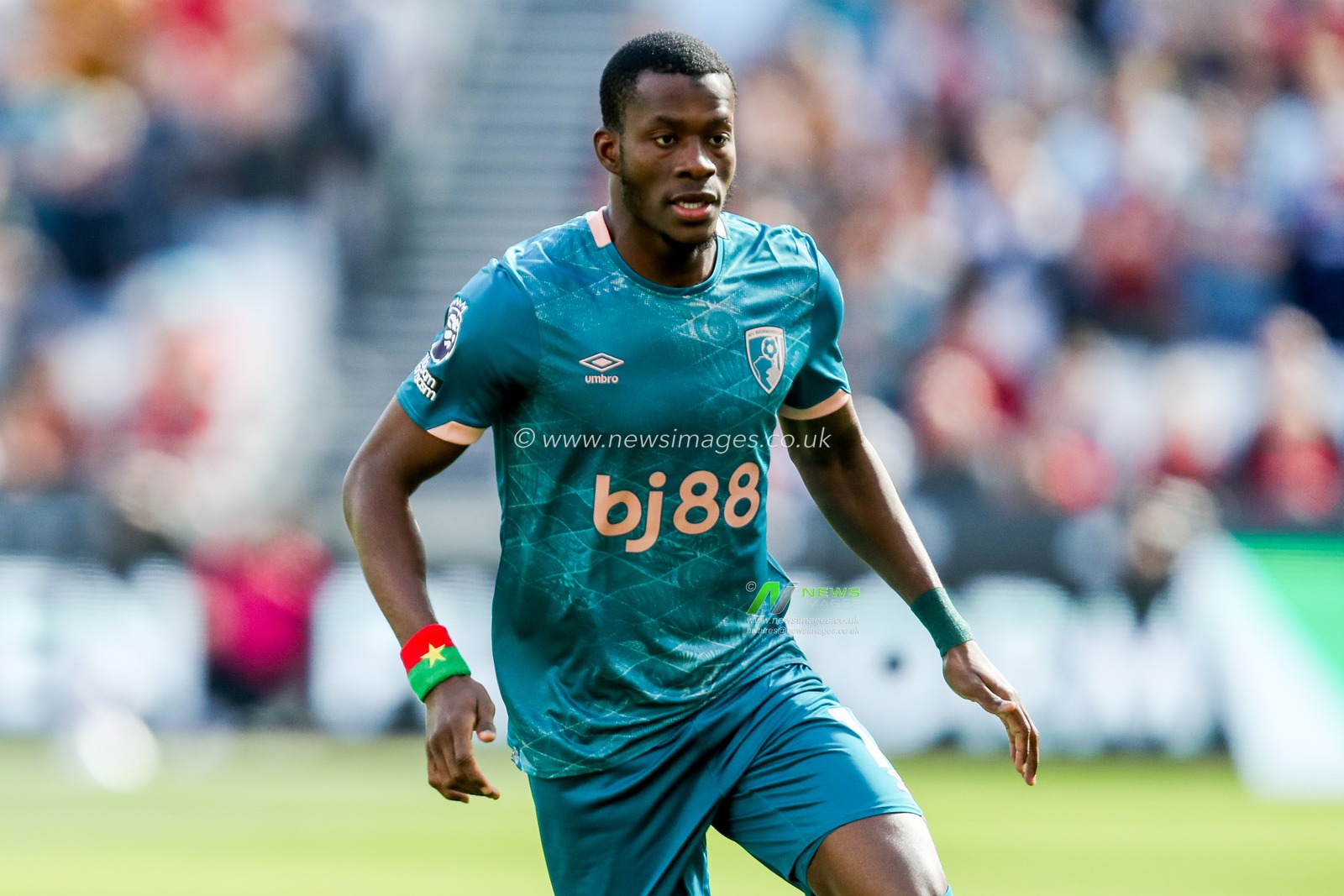 Dango Ouattara of AFC Bournemouth in action during the Premier League match West Ham United vs Bournemouth at London Stadium, London, United Kingdom, 5th April 2025

(Photo by Izzy Poles/News Images)