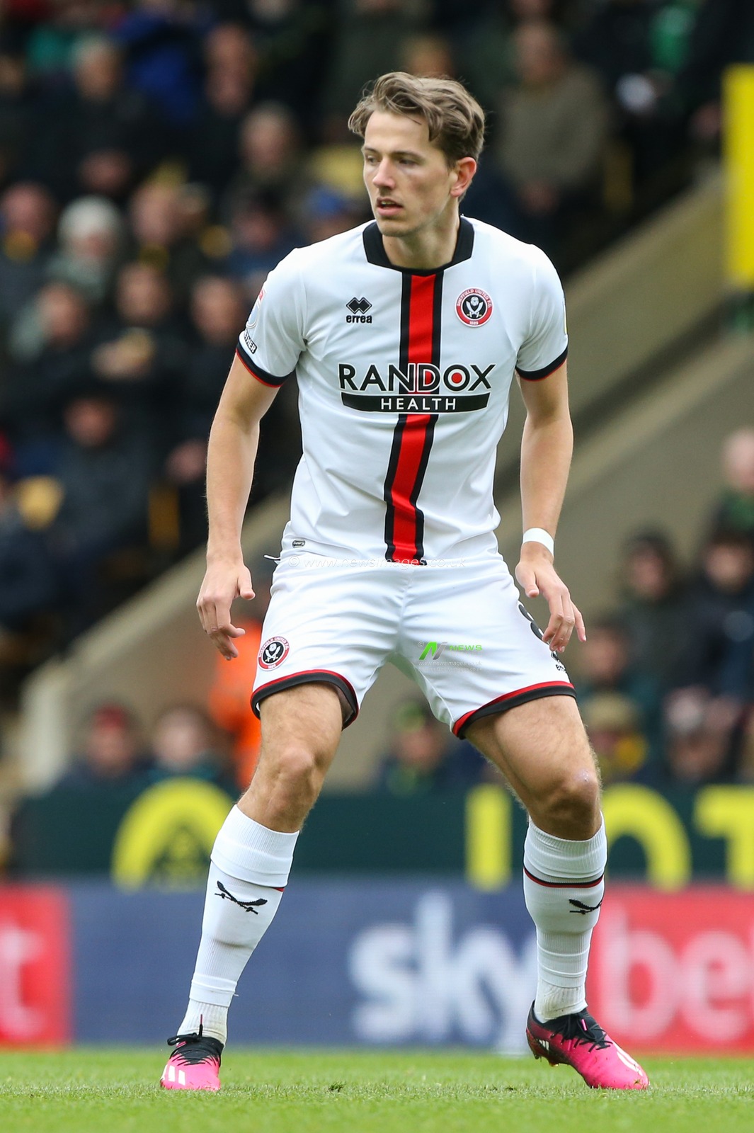 Sander Berge #8 of Sheffield United during the Sky Bet Championship match Norwich City vs Sheffield United at Carrow Road, Norwich, United Kingdom, 1st April 2023

(Photo by Arron Gent/News Images)