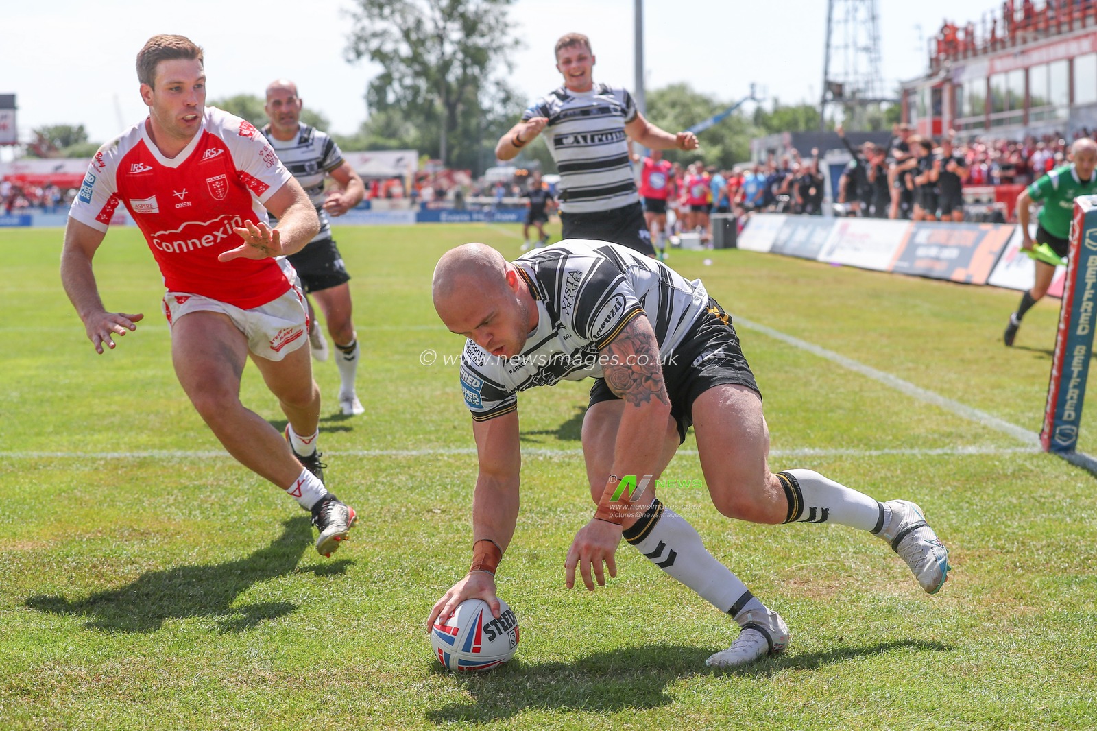 Adam Swift #2 of Hull FC goes over for a try and makes the score 6-16 during the Betfred Super League Round 18 match Hull KR vs Hull FC at Sewell Group Craven Park, Kingston upon Hull, United Kingdom, 9th July 2023

(Photo by Gareth Evans/News Images)