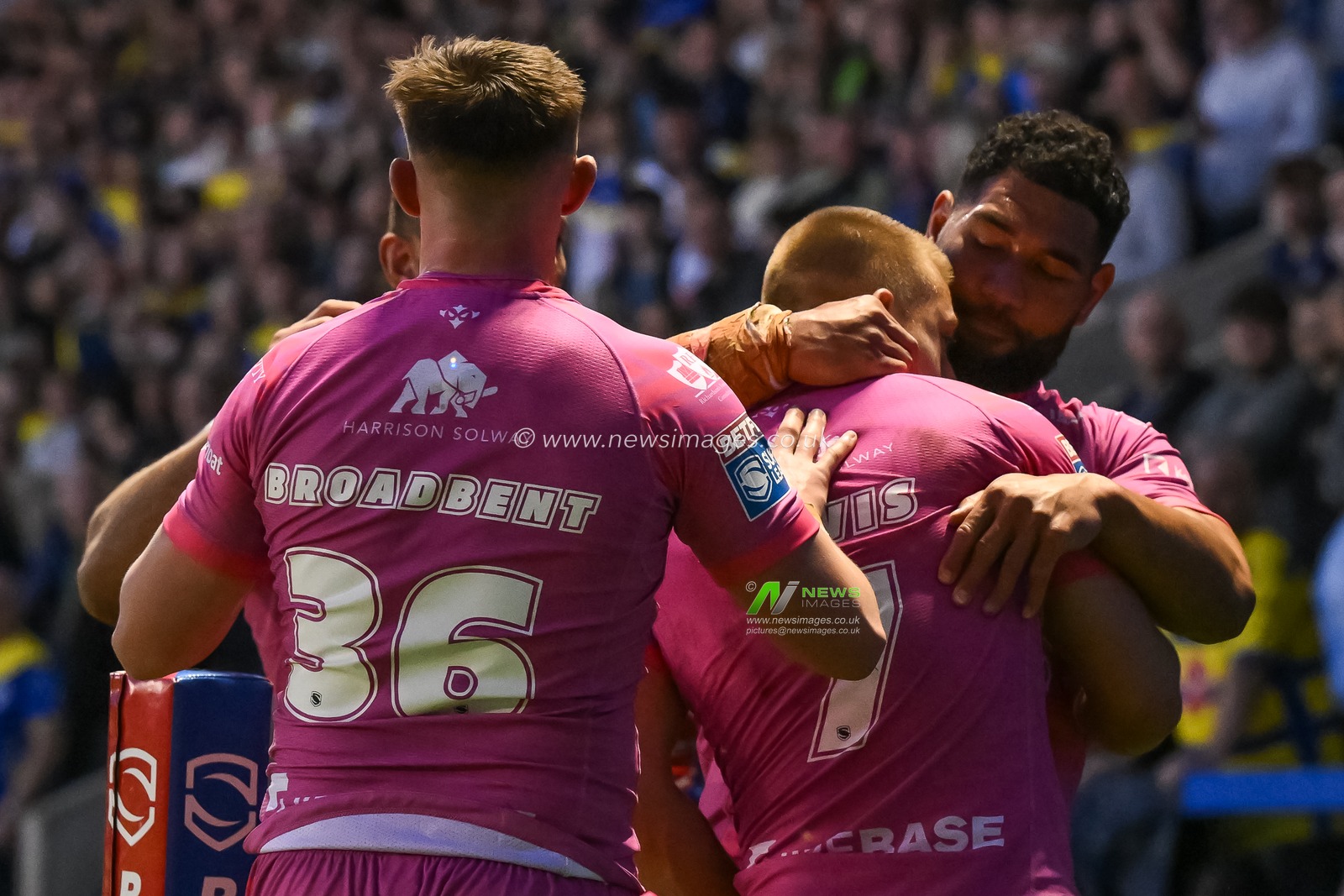 Mikey Lewis of Hull KR celebrates his try during the Betfred Super League Round 11 match Warrington Wolves vs Hull KR at Halliwell Jones Stadium, Warrington, United Kingdom, 9th May 2024

(Photo by Craig Thomas/News Images)