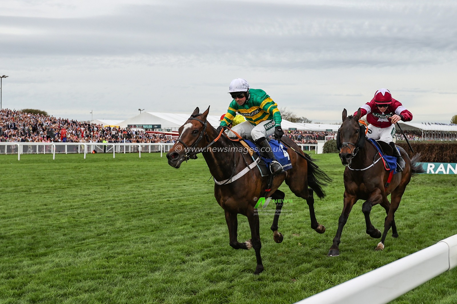 Jonbon ridden by Nico De Boinville wins the 3:30 race during the The Randox Grand National 2024 Ladies Day at Aintree Racecourse, Liverpool, United Kingdom, 12th April 2024

(Photo by Mark Cosgrove/News Images)