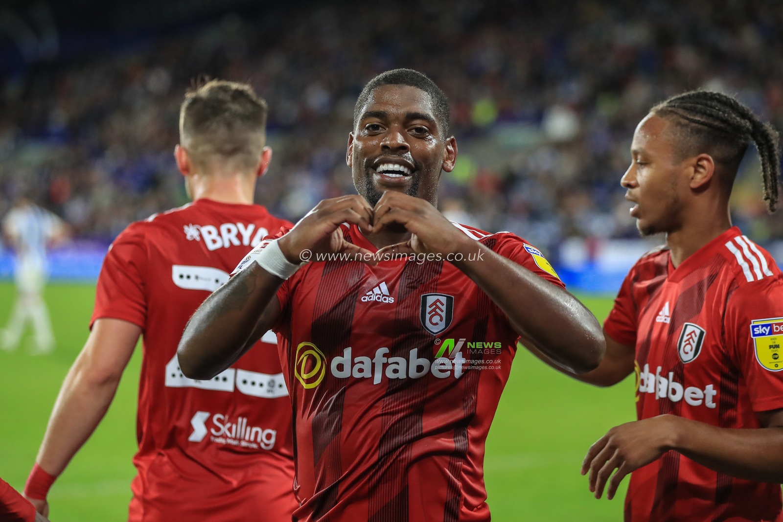 16th August 2019, John Smiths Stadium, Huddersfield England; Sky Bet Championship, Huddersfield Town vs Fulham ; Ivan Cavaleiro (19) of Fulham celebrates his goal to make it 1-2


Credit: Mark Cosgrove/News Images

English Football League images are subject to DataCo Licence