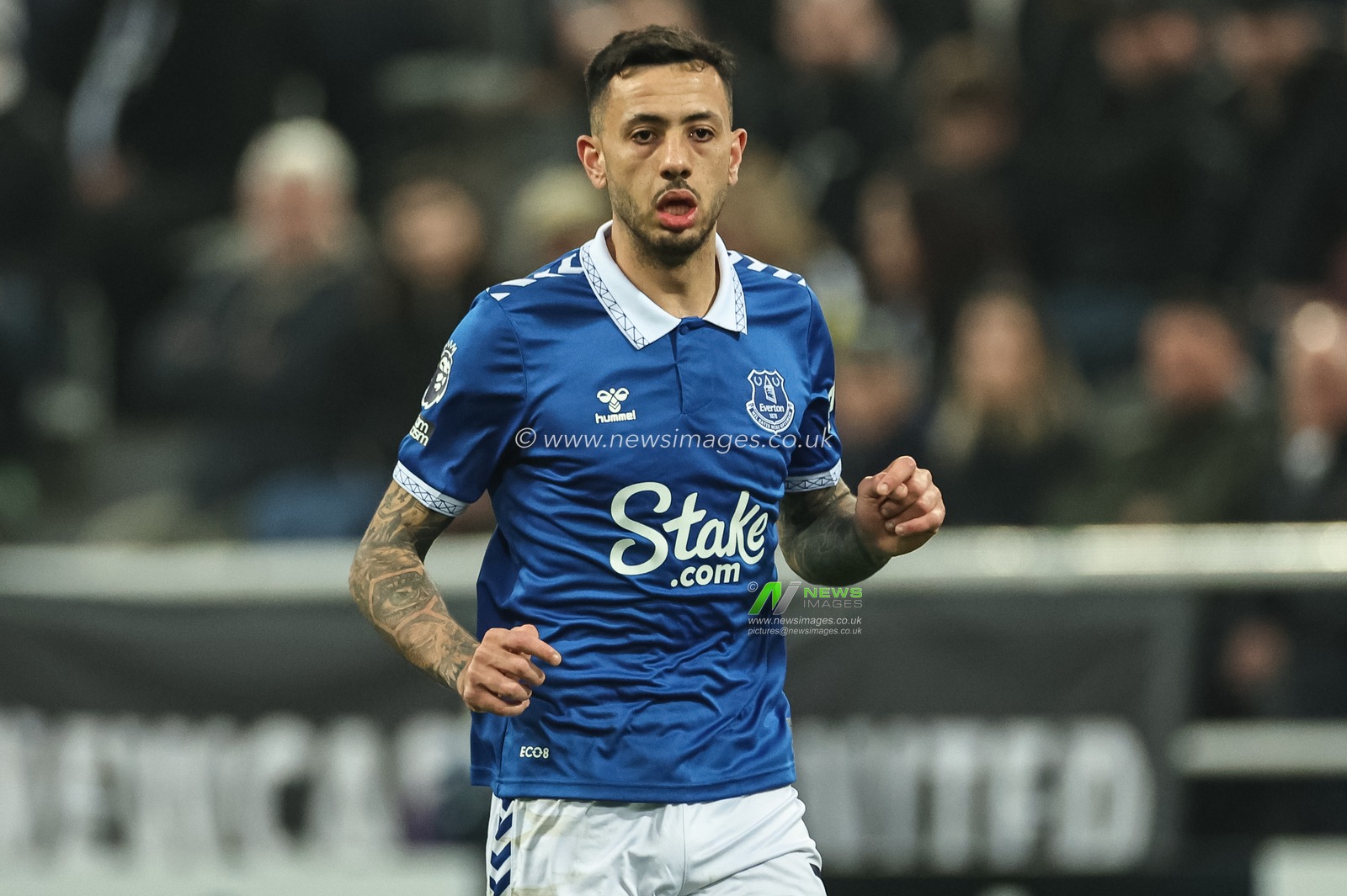 Dwight McNeil of Everton during the Premier League match Newcastle United vs Everton at St. James's Park, Newcastle, United Kingdom, 2nd April 2024

(Photo by Mark Cosgrove/News Images)