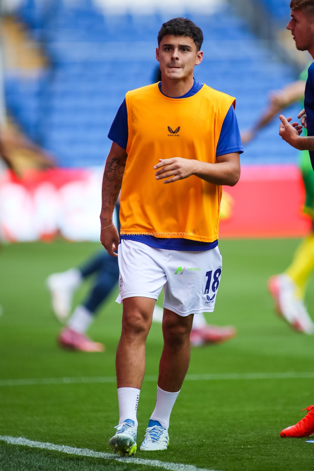Alex Robertson of Cardiff City warms-up ahead of the Carabao Cup round 2 match Cardiff City vs Norwich City at Cardiff City Stadium, Cardiff, United Kingdom on 25 August 2026

(Photo by Andrew Lewis/News Images)