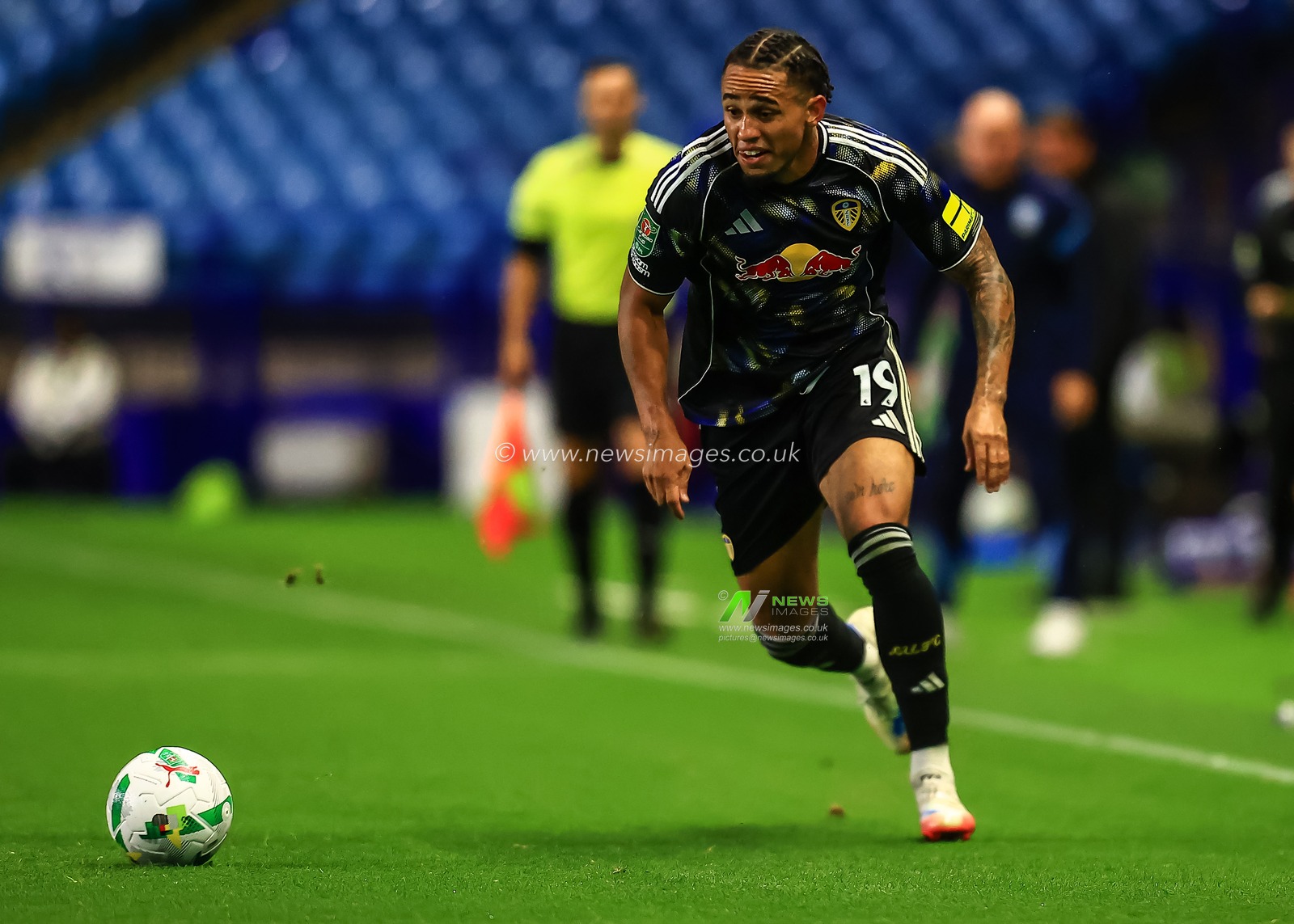Noah Okafor of Leeds United breaks with the ball during the Carabao Cup match Sheffield Wednesday vs Leeds United at Hillsborough, Sheffield, United Kingdom, 26th August 2025

(Photo by Richard Bierton/News Images)