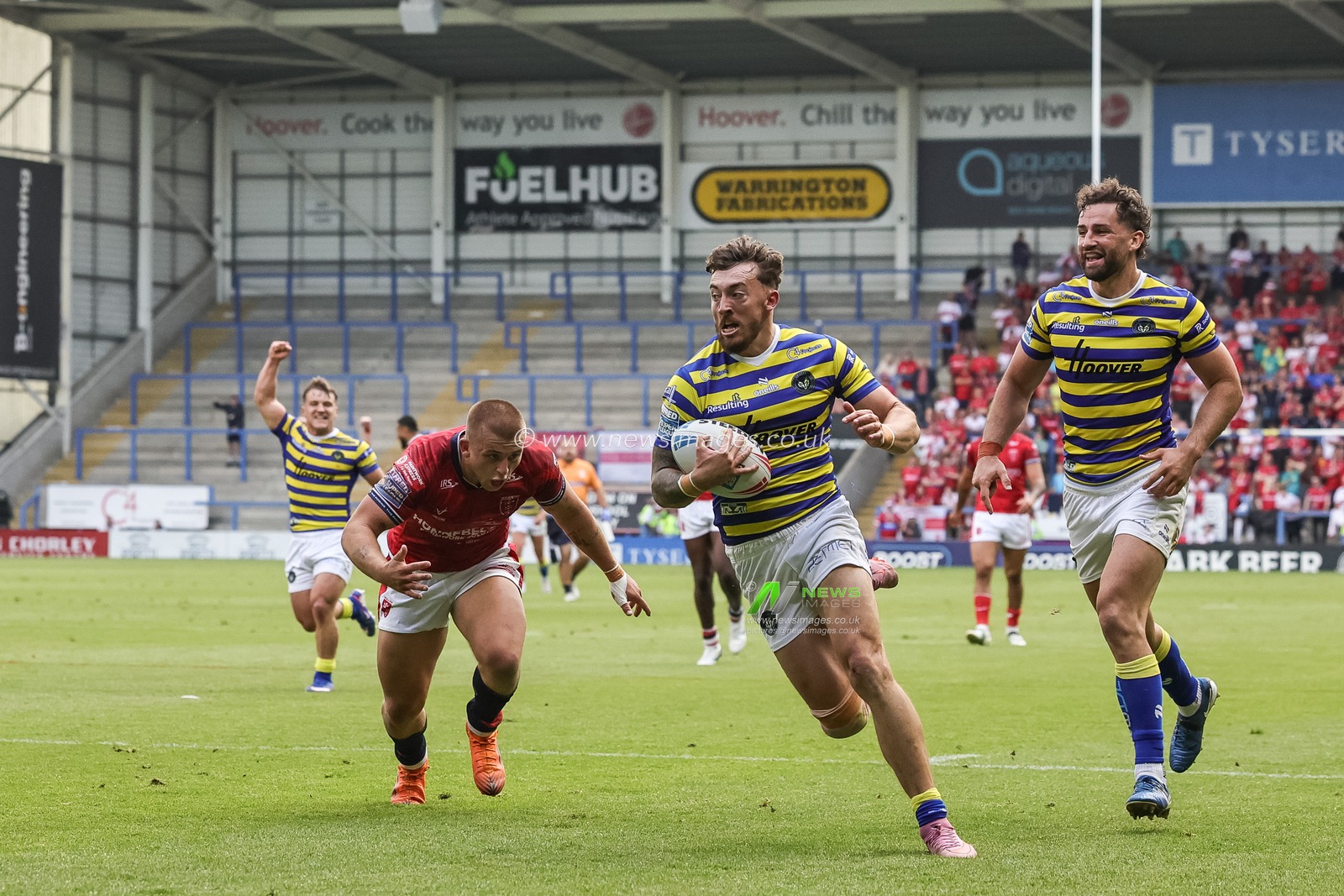 Betfred Super League round 19 Warrington Wolves v Hull KR
