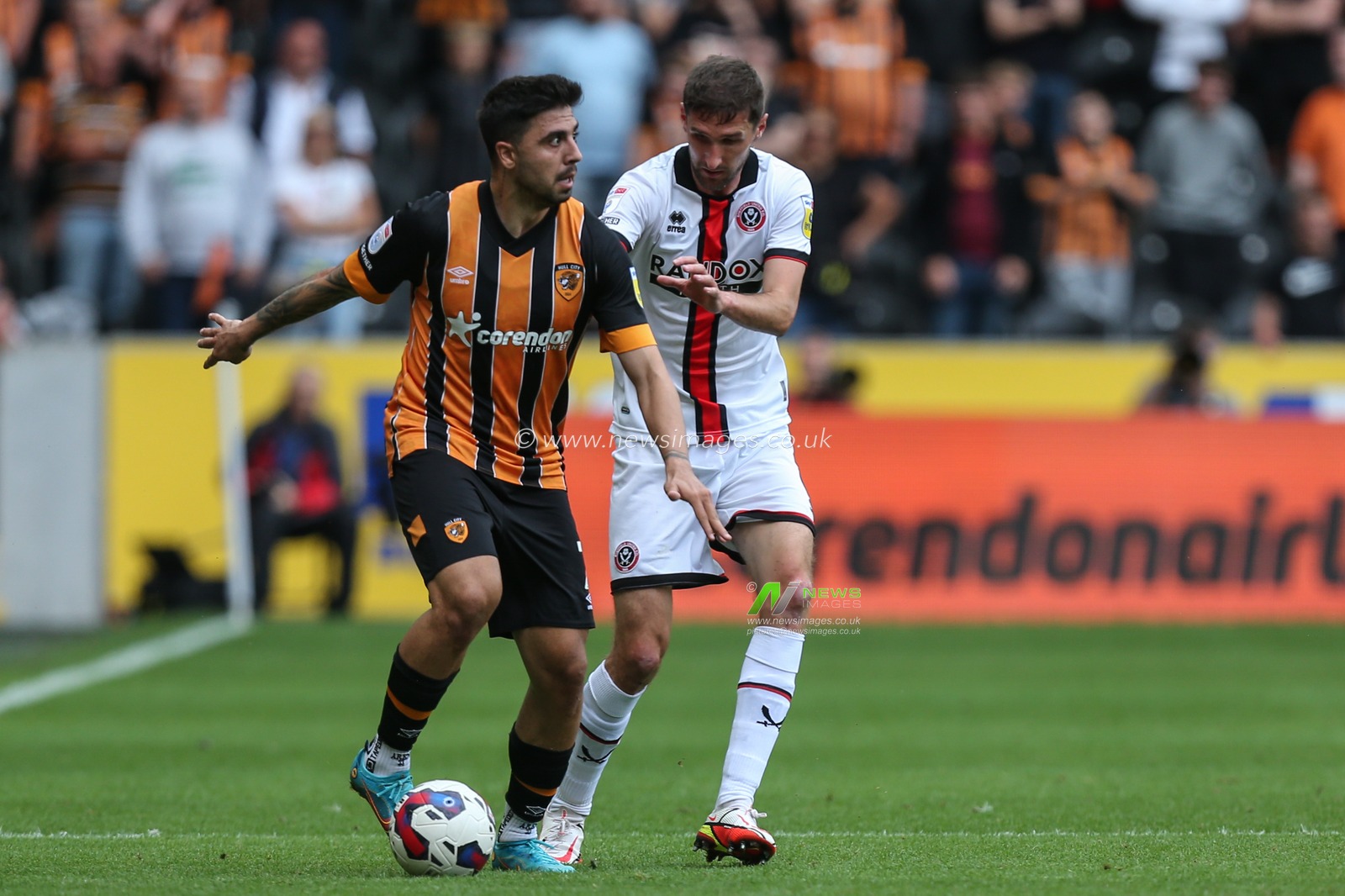 Ozan Tufan #7 of Hull City in action during the Sky Bet Championship match Hull City vs Sheffield United at MKM Stadium, Hull, United Kingdom, 4th September 2022

(Photo by David Greaves Photos/ Via/News Images)