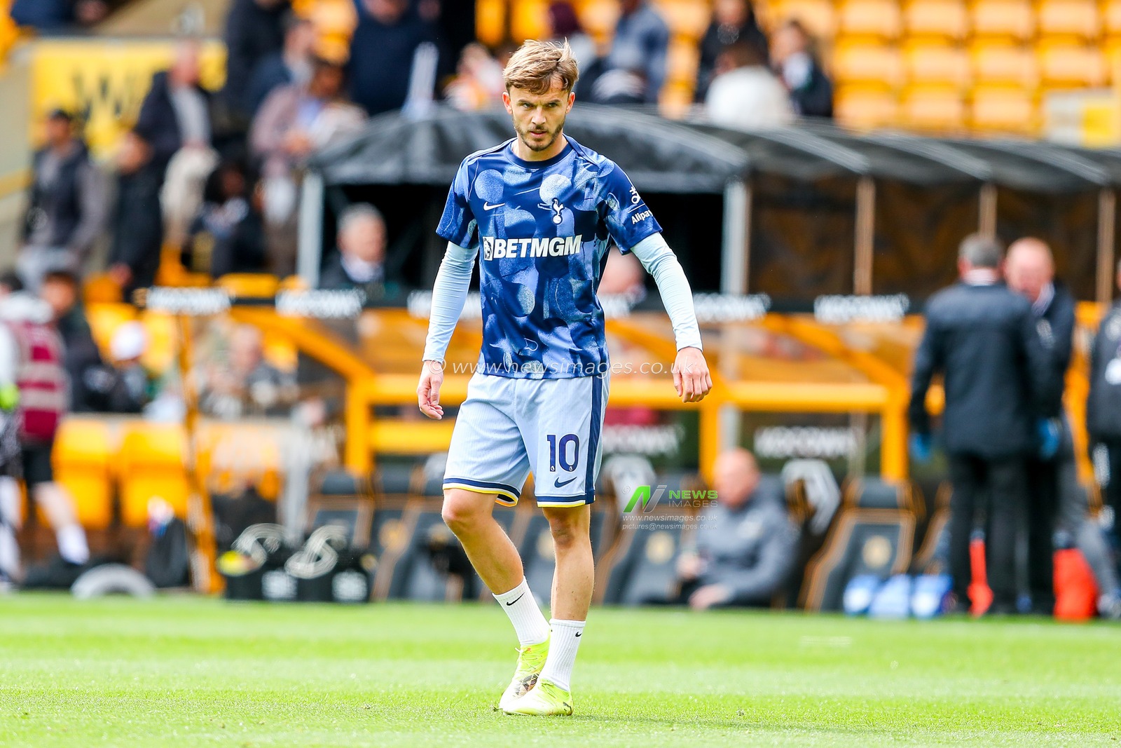 James Maddison of Tottenham Hotspur warms up prior to the Premier League match Wolverhampton Wanderers vs Tottenham Hotspur at Molineux, Wolverhampton, United Kingdom, 13th April 2025

(Photo by Gareth Evans/News Images)
