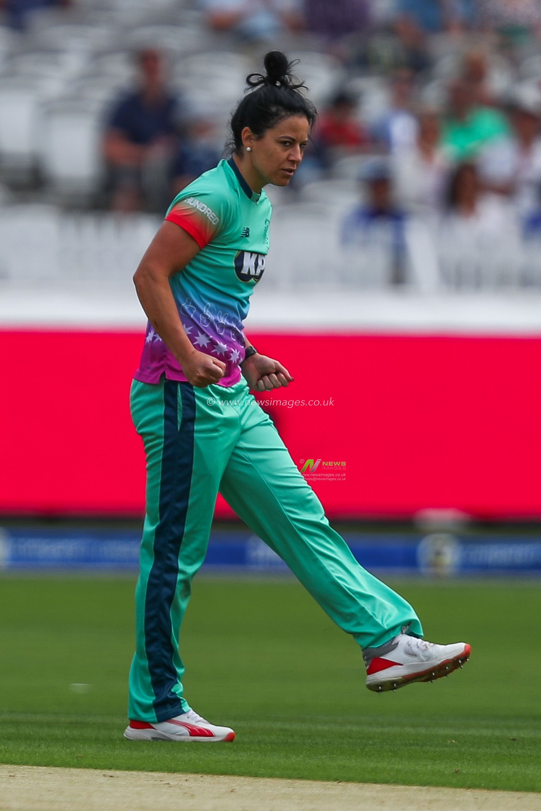Marizanne Kapp of Oval Invincibles celebrates after the dismal of Georgia Redmayne of London Spirit during the The Hundred match London Spirit Women vs Oval Invincibles Women at Lords, London, United Kingdom, 4th August 2024

(Photo by Izzy Poles/News Images)
