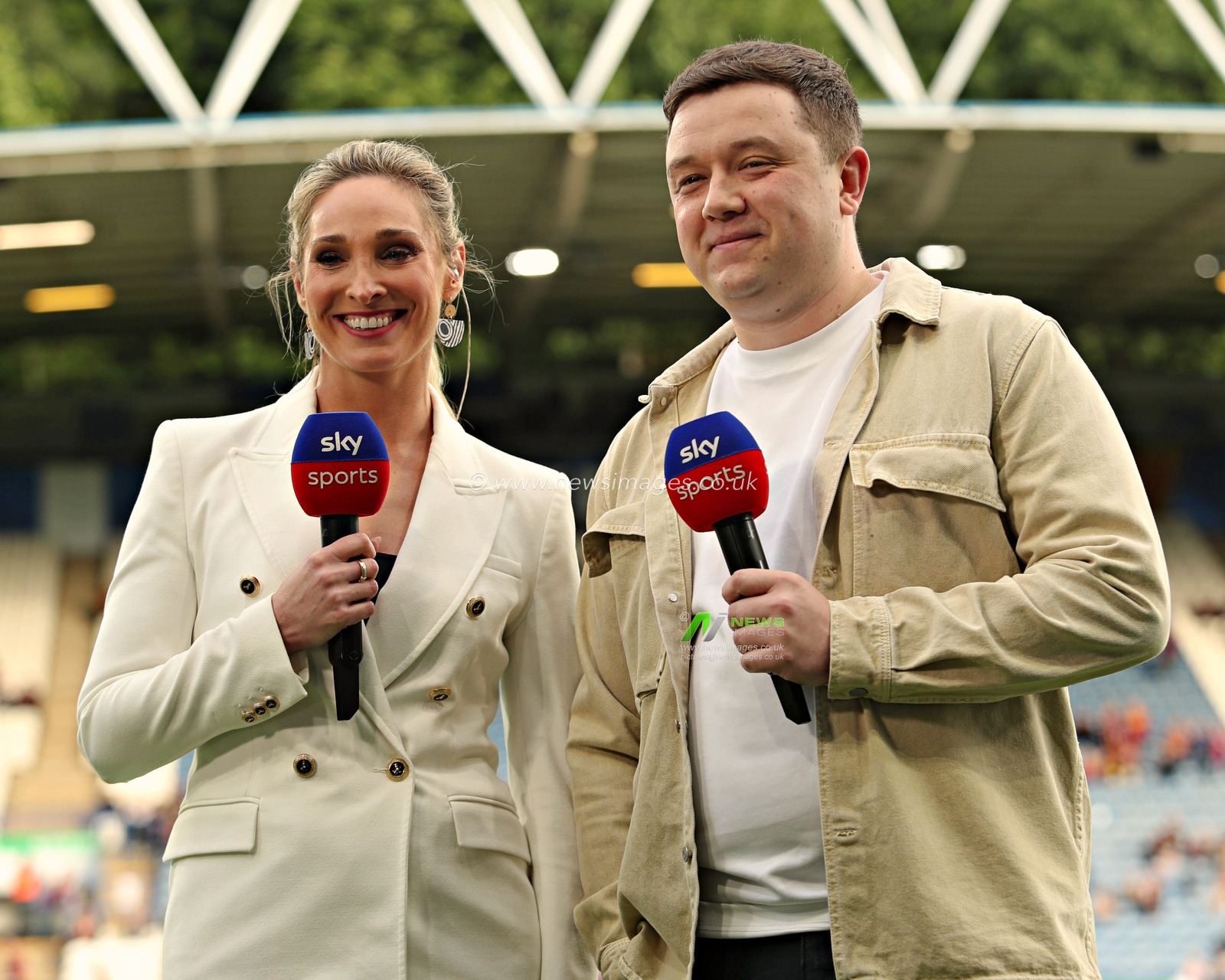 Jenna Brooks and Matthew Shaw before the Betfred Super League Round 13 match Huddersfield Giants vs Leigh Leopards at John Smith's Stadium, Huddersfield, United Kingdom, 29th May 2025

(Photo by Sam Eaden/News Images)