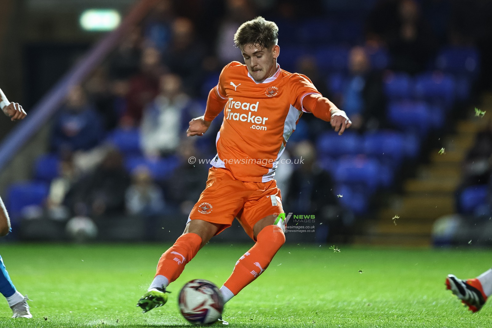 Dominic Ballard of Blackpool shoots on goal during the Sky Bet League 1 match Peterborough United vs Blackpool at Weston Homes Stadium, Peterborough, United Kingdom, 22nd October 2024

(Photo by Mark Cosgrove/News Images)