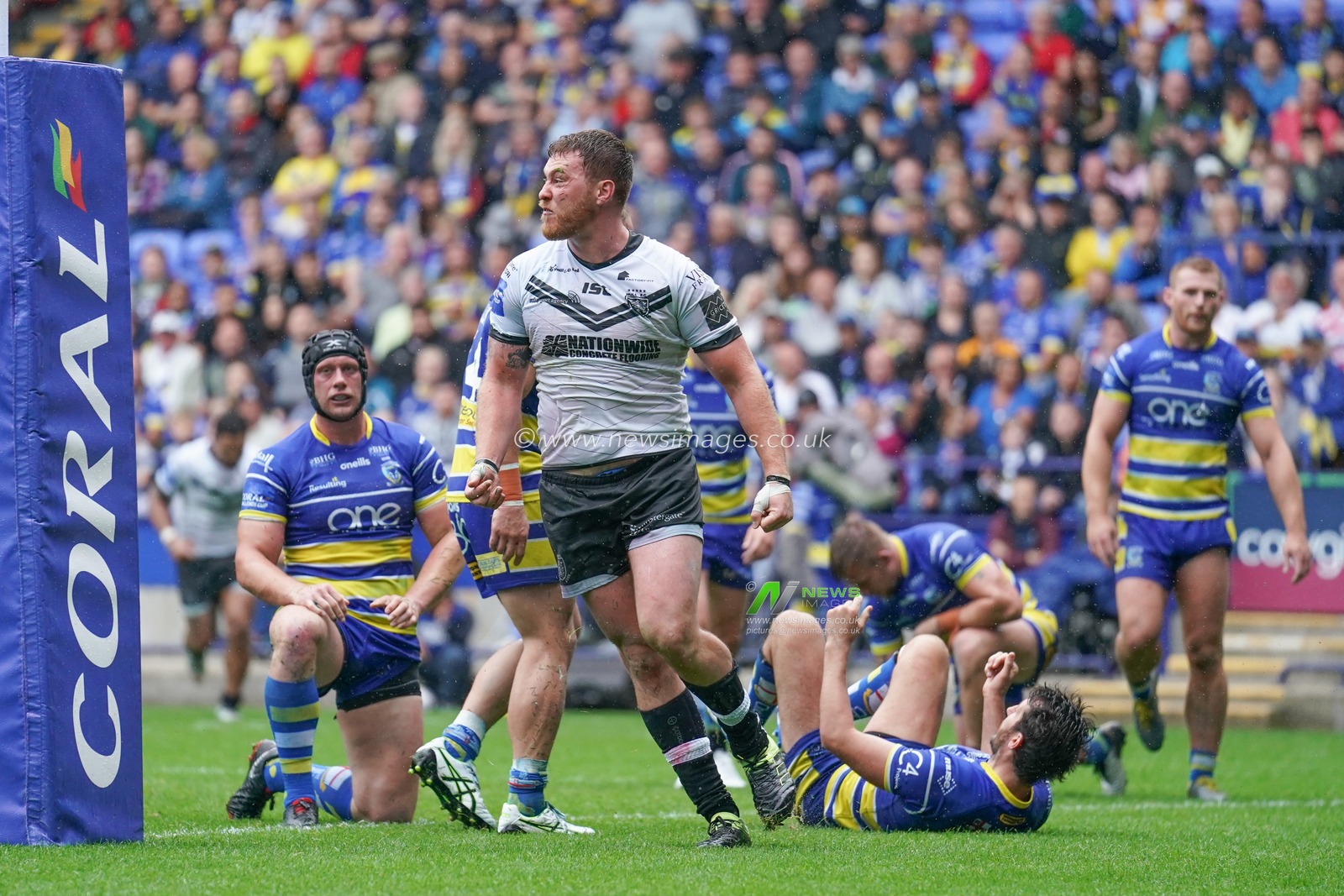 Hull FC's Scott Taylor celebrates scoring his sides second try

27th July 2019 , University of Bolton Stadium, Bolton, England; 2019 Coral Challenge Cup Semi-Final, Warrington Wolves vs Hull FC ; 


Credit: Terry Donnelly/News Images