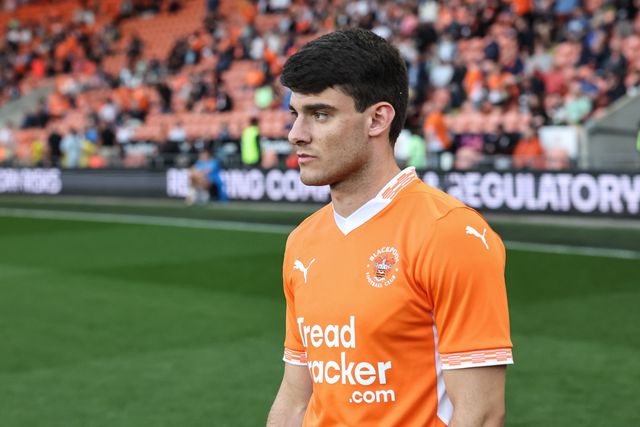 Rob Apter of Blackpool during the Sky Bet League 1 match Blackpool vs Birmingham City at Bloomfield Road, Blackpool, United Kingdom, 30th April 2025

(Photo by Mark Cosgrove/News Images)