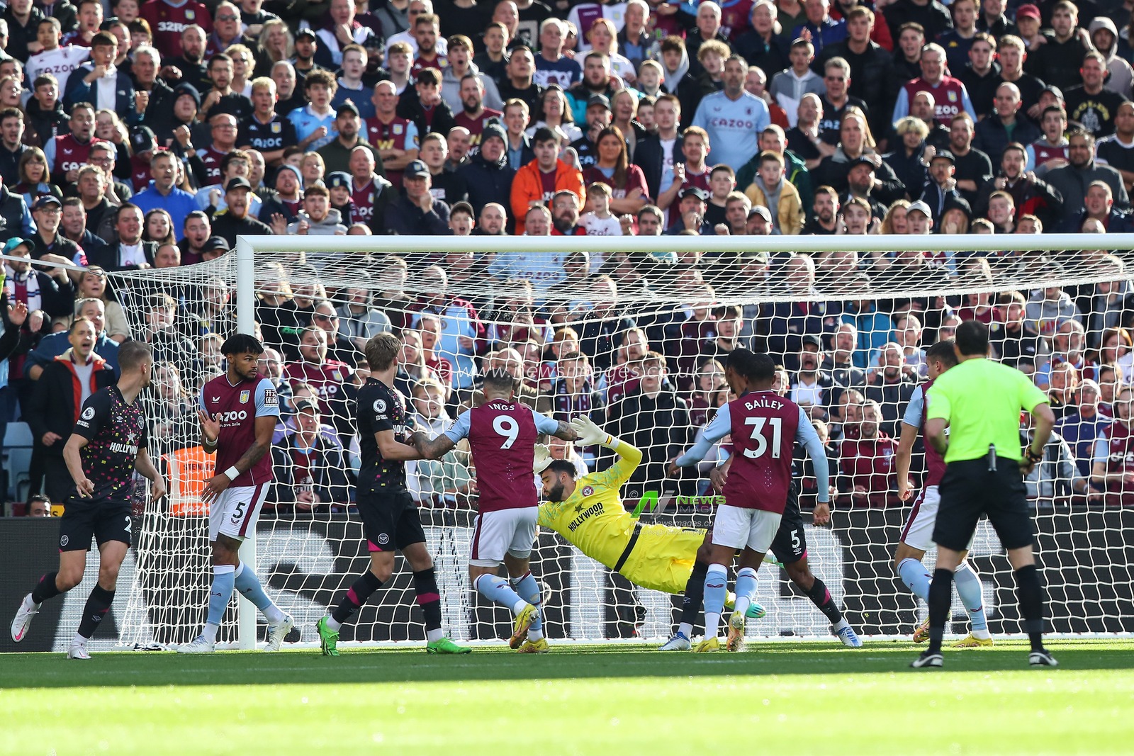 Leon Bailey #31 of Aston Villa scores a goal to make it 1-0 during the Premier League match Aston Villa vs Brentford at Villa Park, Birmingham, United Kingdom, 23rd October 2022

(Photo by Gareth Evans/News Images)