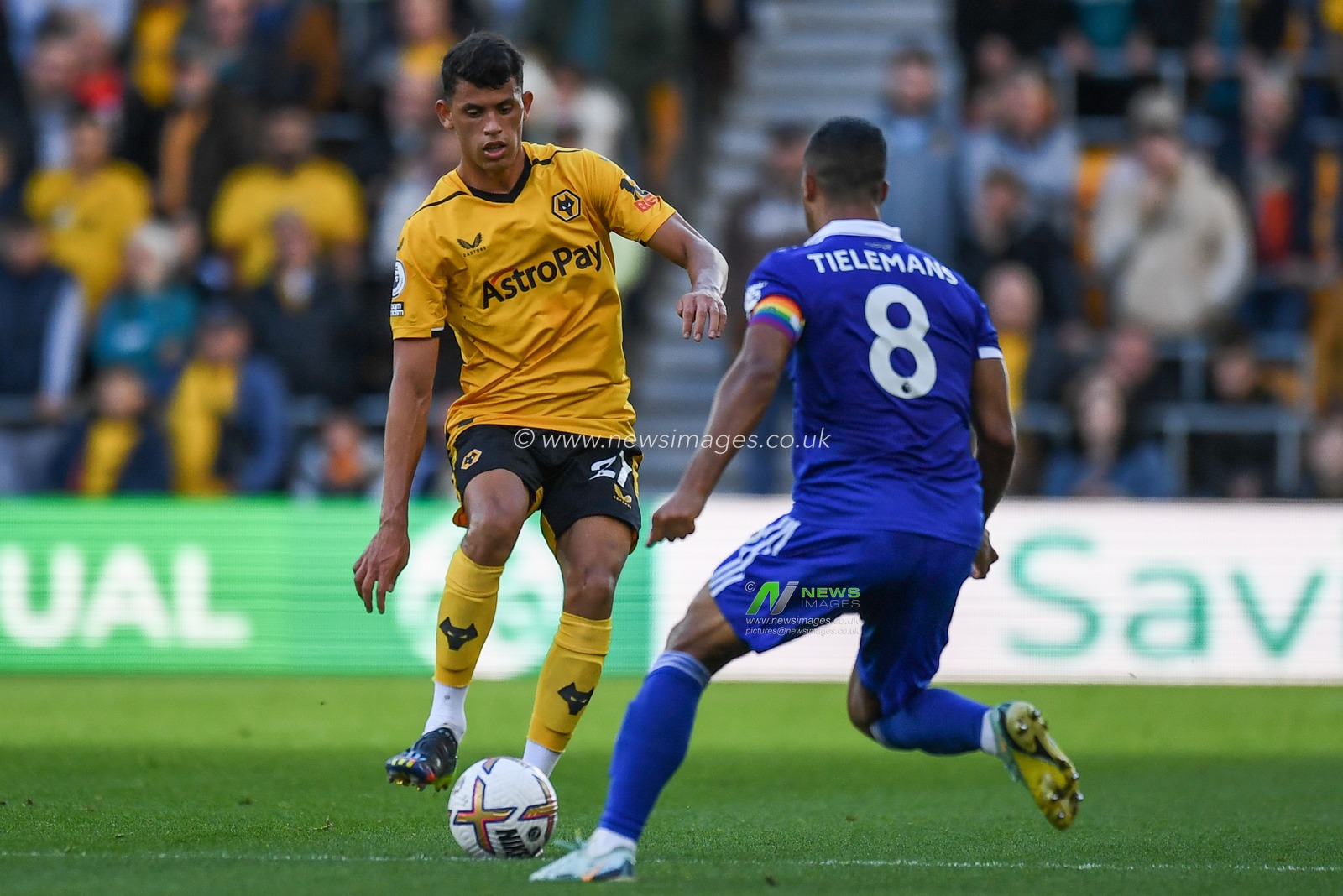 Matheus Nunes #27 of Wolverhampton Wanderers Under pressure from Youri Tielemans #8 of Leicester City during the Premier League match Wolverhampton Wanderers vs Leicester City at Molineux, Wolverhampton, United Kingdom, 23rd October 2022

(Photo by Mike Jones/News Images)