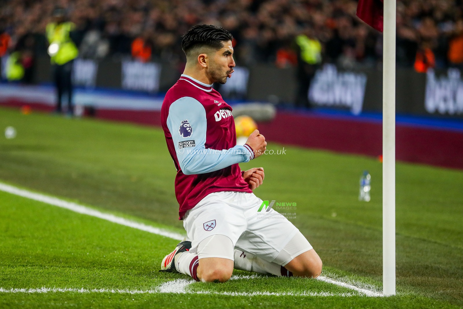 Carlos Soler of West Ham United celebrates his goal to make it 1-0 during the Premier League match West Ham United vs Fulham at London Stadium, London, United Kingdom, 14th January 2025

(Photo by Izzy Poles/News Images)