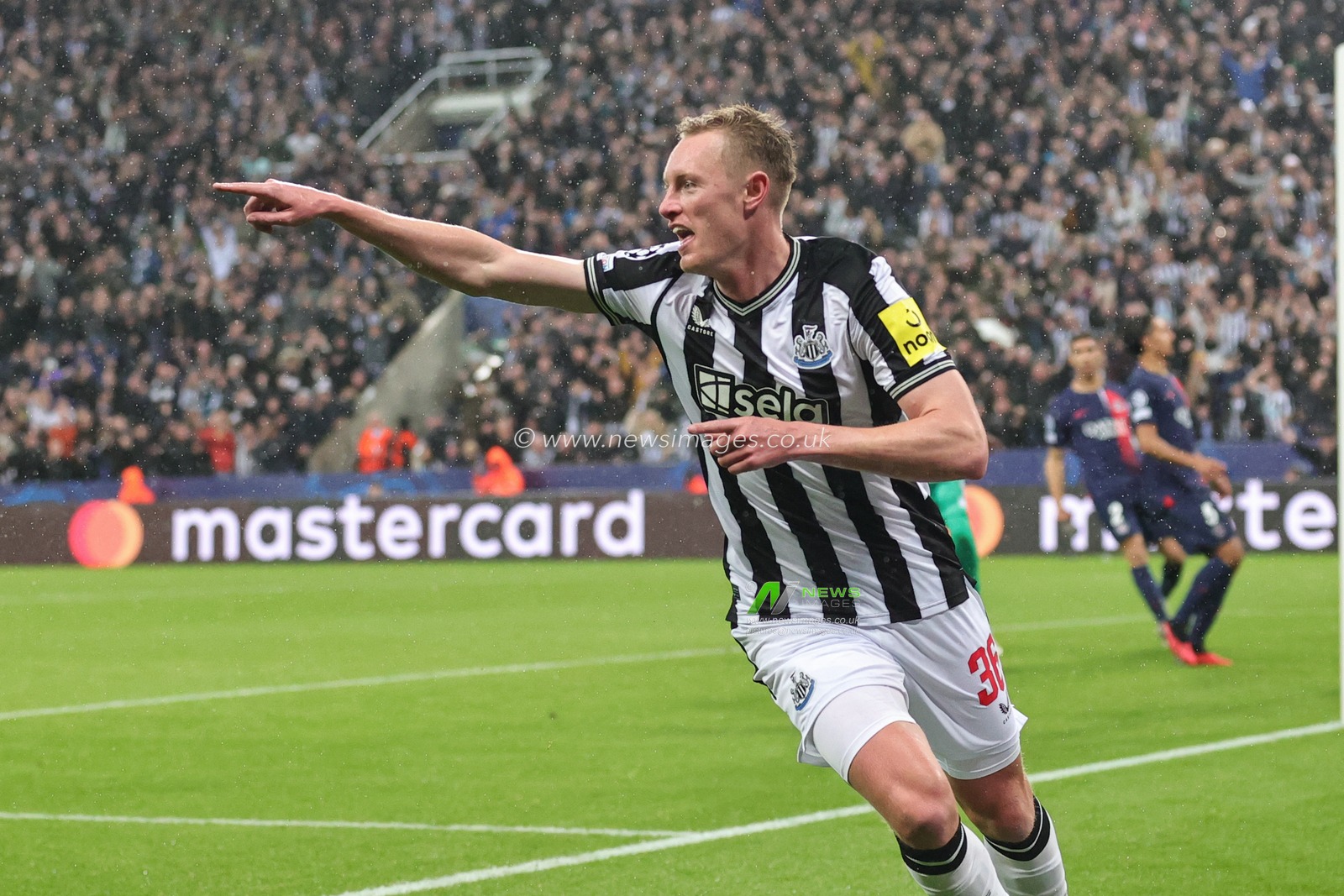 Sean Longstaff #36 of Newcastle United celebrates his goal to make it 3-0 during the UEFA Champions League match Newcastle United vs Paris Saint-Germain at St. James's Park, Newcastle, United Kingdom, 4th October 2023

(Photo by Mark Cosgrove/News Images)