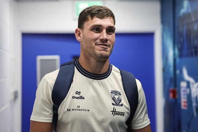 Sam Stone of Warrington Wolves arrives during the Betfred Super League round 23 match Warrington Wolves vs York Knights at The Halliwell Jones Stadium, Warrington, United Kingdom on 13 August 2026

(Photo by Mark Cosgrove/News Images)