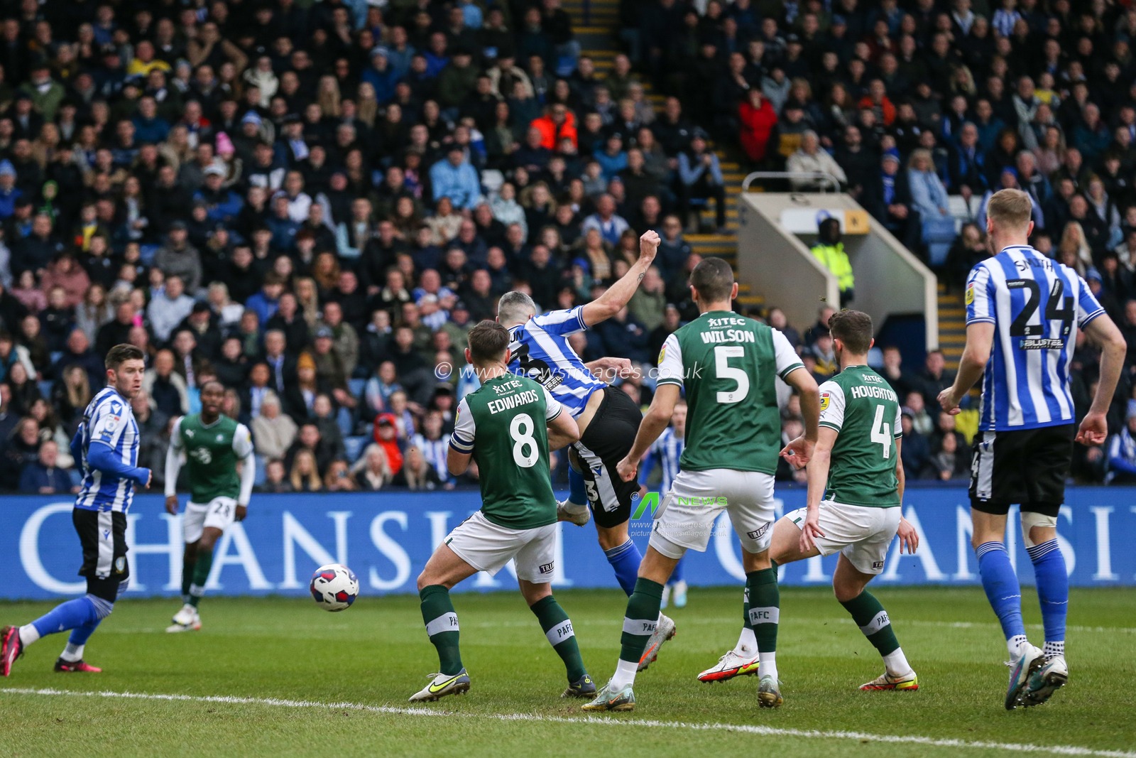 Callum Paterson #13 of Sheffield Wednesday scores to make it 1-0 during the Sky Bet League 1 match Sheffield Wednesday vs Plymouth Argyle at Hillsborough, Sheffield, United Kingdom, 4th February 2023

(Photo by Arron Gent/News Images)