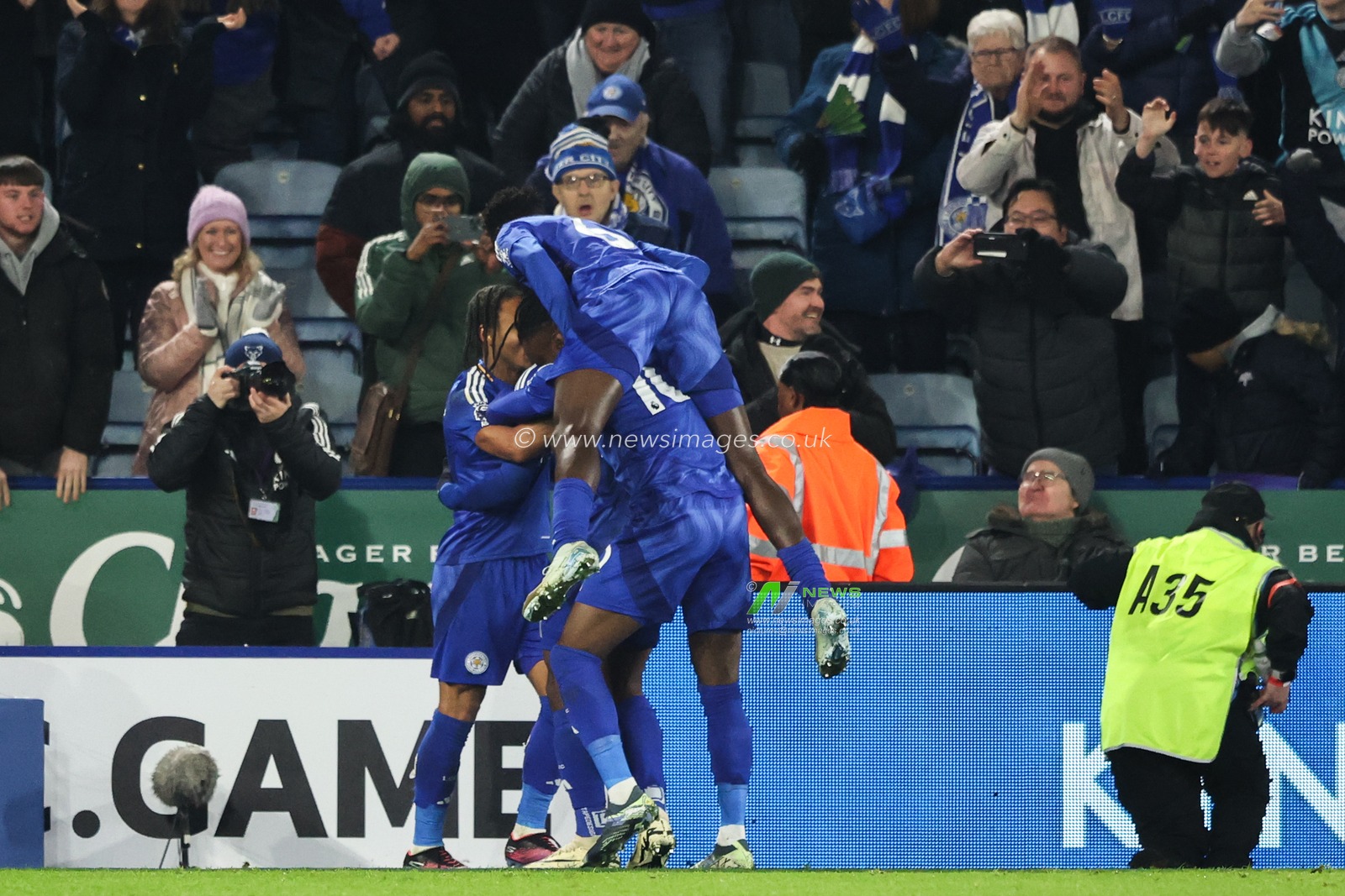 Patson Daka of Leicester City celebrates his goal to make it 3-0 during the Premier League match Leicester City vs West Ham United at King Power Stadium, Leicester, United Kingdom, 3rd December 2024

(Photo by Alfie Cosgrove/News Images)