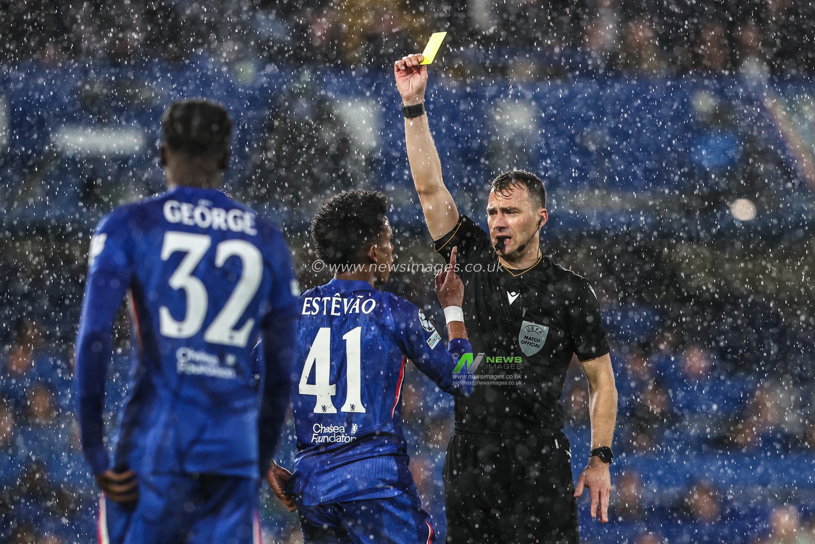 Referee Felix Zwayer gives a yellow card to Estevao of Chelsea during the UEFA Champions League Matchday 3 of 8 Chelsea vs Ajax at Stamford Bridge, London, United Kingdom, 22nd October 2025

(Photo by Alfie Cosgrove/News Images)