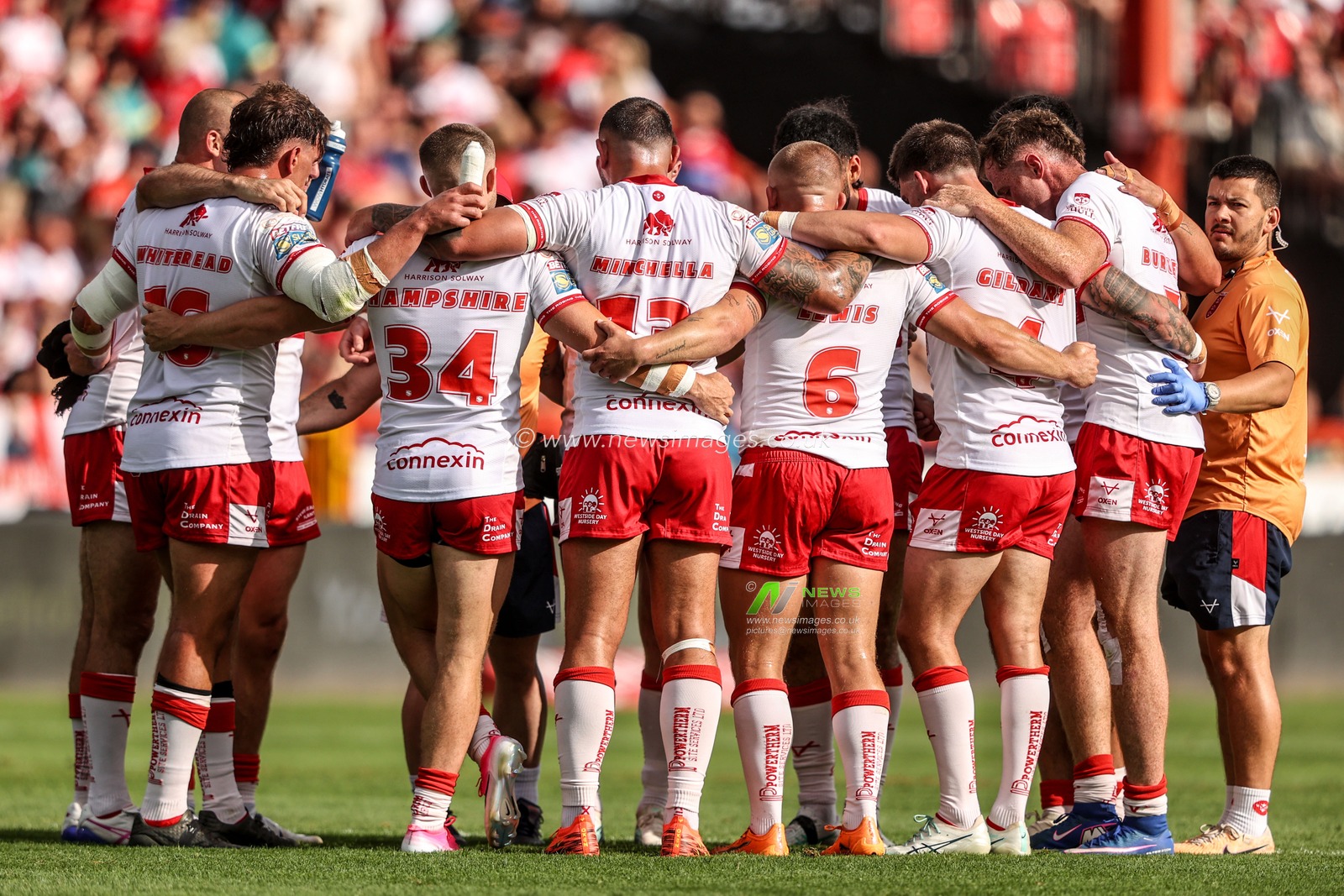 Hull KR have a team huddle during the Betfred Super League round 18 match Hull KR vs Wakefield Trinity at Sewell Group Craven Park, Hull, United Kingdom on 11 July 2026

(Photo by Alfie Cosgrove/News Images)