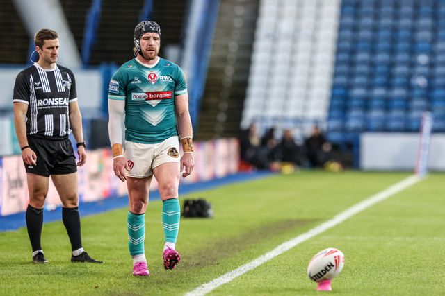 Jackson Hastings of St Helens converts for a goal during the Betfred Super League round 11 match Huddersfield Giants vs St Helens at Accu Stadium, Huddersfield, United Kingdom on 14 May 2026

(Photo by Alfie Cosgrove/News Images)