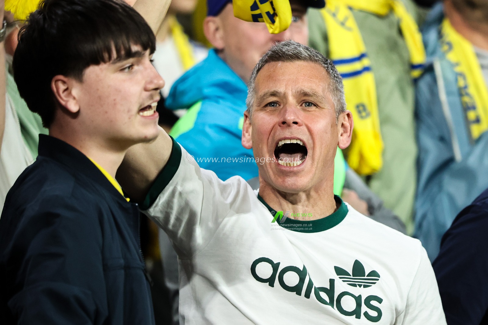 Leeds United fans during the Sky Bet Championship match Leeds United vs Bristol City at Elland Road, Leeds, United Kingdom, 28th April 2025

(Photo by Alfie Cosgrove/News Images)