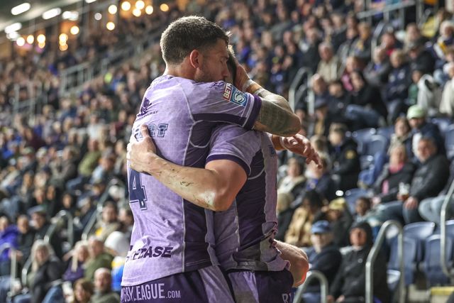 Jack Broadbent of Hull KR celebrates his try during the Betfred Super League round 9 match Leeds Rhinos vs Hull KR at Headingley Stadium, Leeds, United Kingdom, 25th April 2025

(Photo by Mark Cosgrove/News Images)