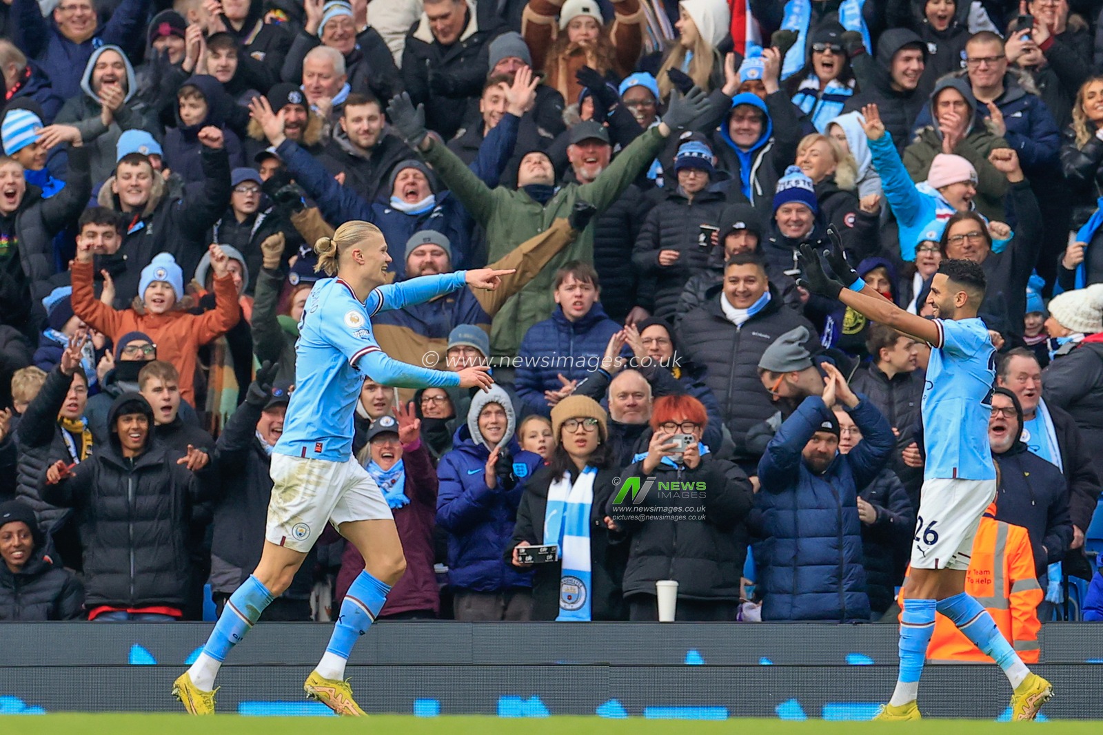 Erling Haaland #9 of Manchester City celebrates his goal to make it 3-0 during the Premier League match Manchester City vs Wolverhampton Wanderers at Etihad Stadium, Manchester, United Kingdom, 22nd January 2023

(Photo by Conor Molloy/News Images)