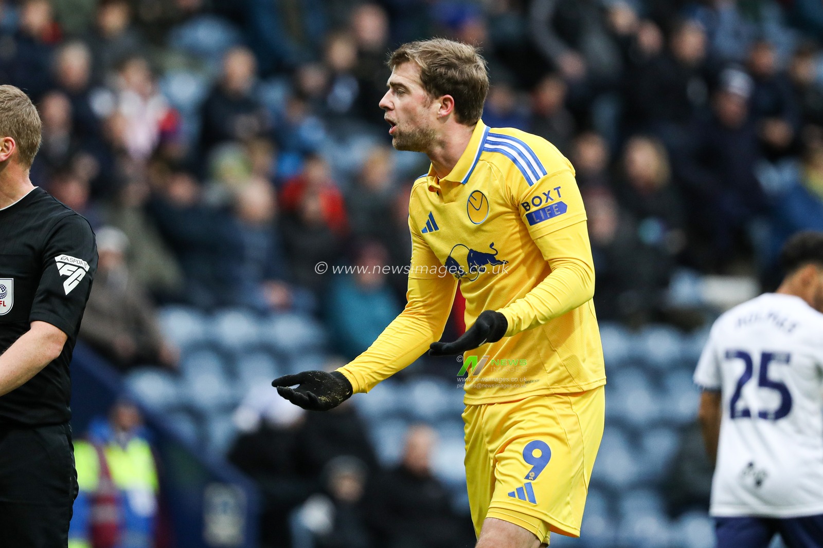 Patrick Bamford of Leeds United shouting at teammates during the Sky Bet Championship match Preston North End vs Leeds United at Deepdale, Preston, United Kingdom, 14th December 2024

(Photo by Jorge Horsted/News Images)