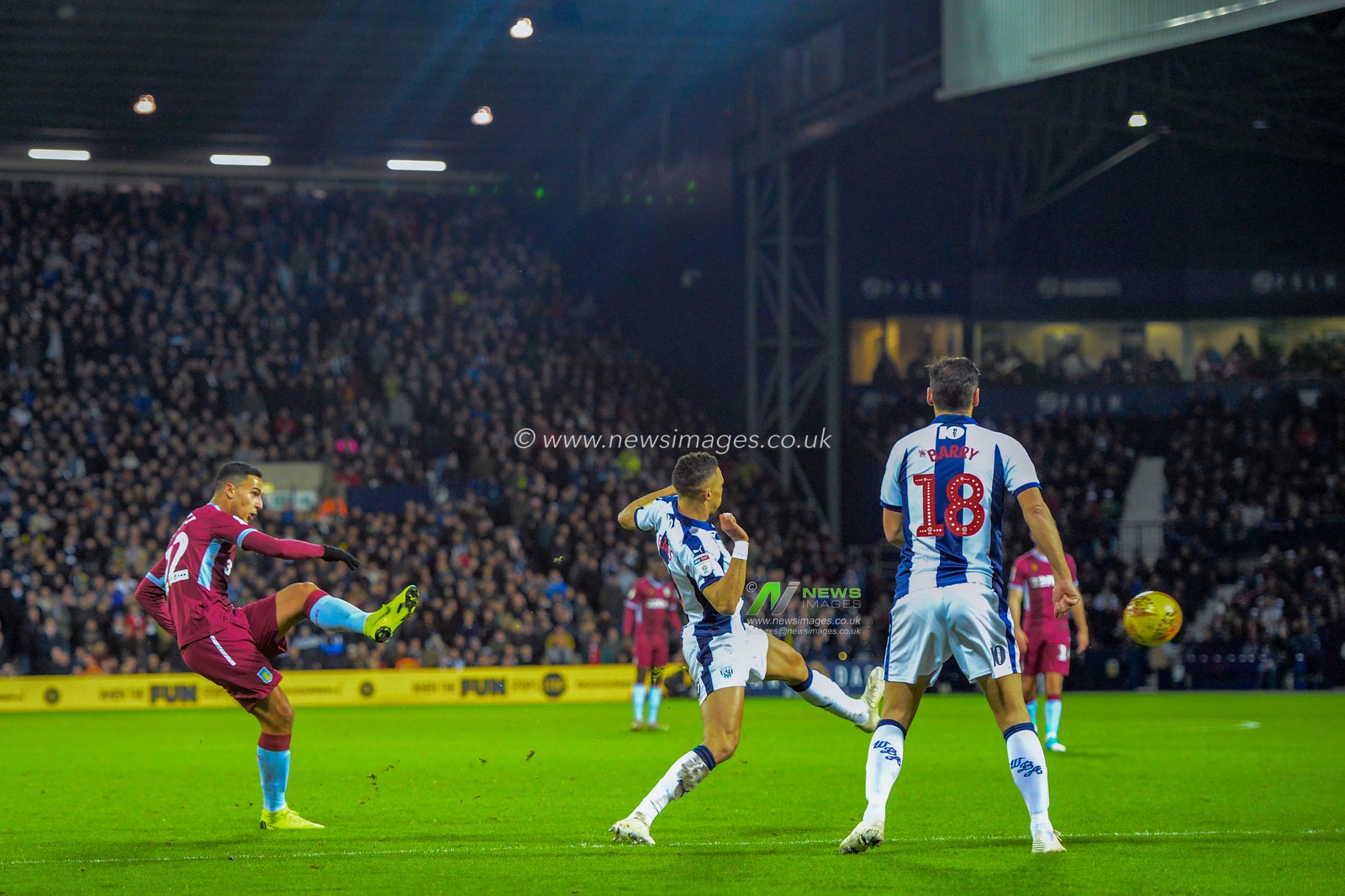 7th December 2018, The Hawthorns, West Bromwich, England; Sky Bet Championship, West Bromwich Albion v Aston Villa ; Anwar El Ghazi of Aston Villa scores via a deflection to make it 0-1


Credit: Gareth Dalley/News Images

English Football League images are subject to DataCo Licence