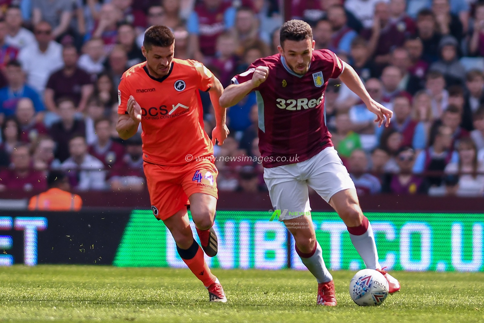 22nd April 2019 , Villa Park, Birmingham, England ; Sky Bet Championship, Aston Villa vs Millwall : John McGinn (07) of Aston Villa takes on Ben Marshall (44) of Millwall

Credit: Gareth Dalley/News Images

English Football League images are subject to DataCo Licence