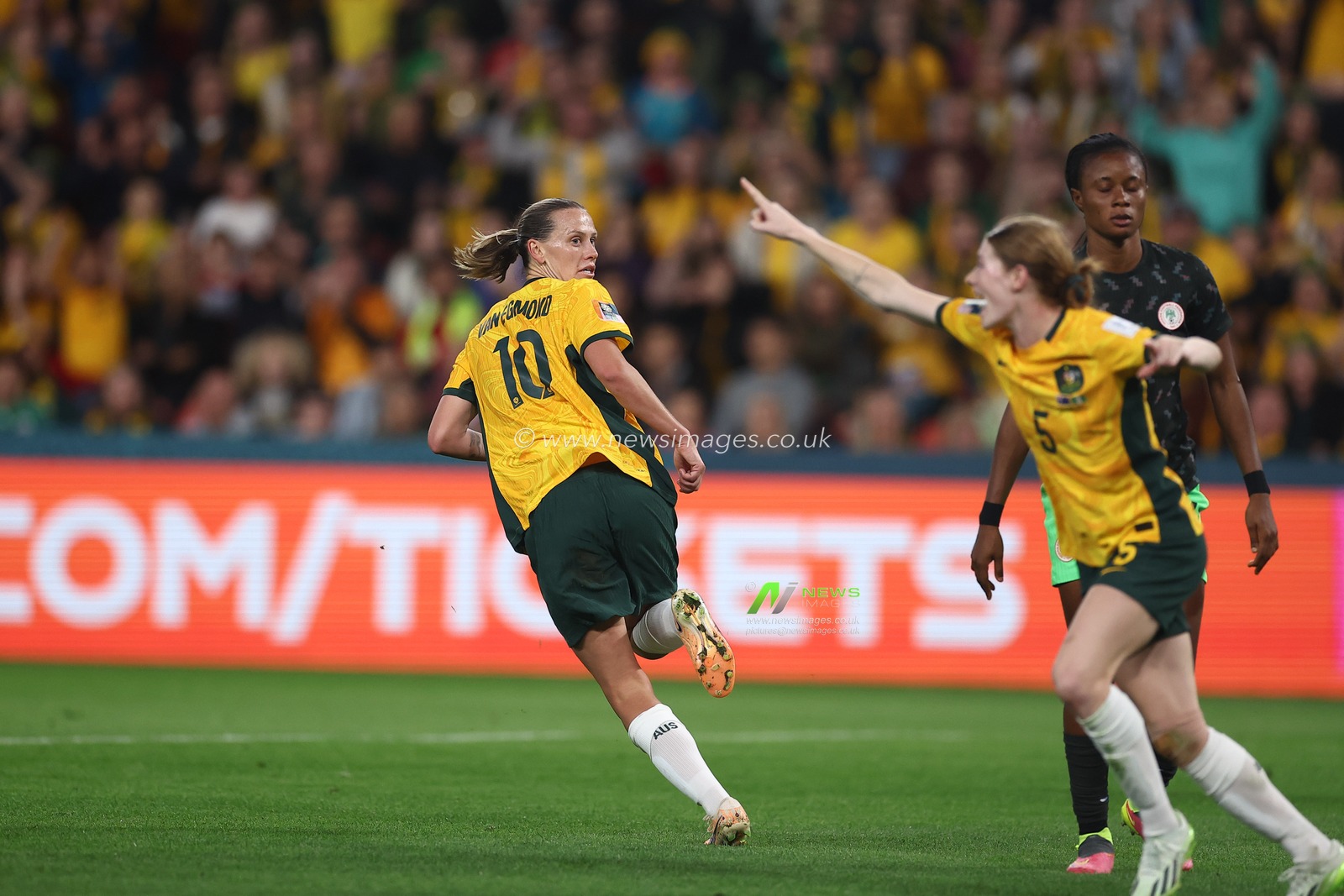 Emily van Egmond #10 of Australia celebrates her goal to make it 1-0 during the FIFA Women's World Cup 2023 Group B match Australia Women vs Nigeria Women at Suncorp Stadium, Brisbane, Australia, 27th July 2023

(Photo by Patrick Hoelscher/News Images)